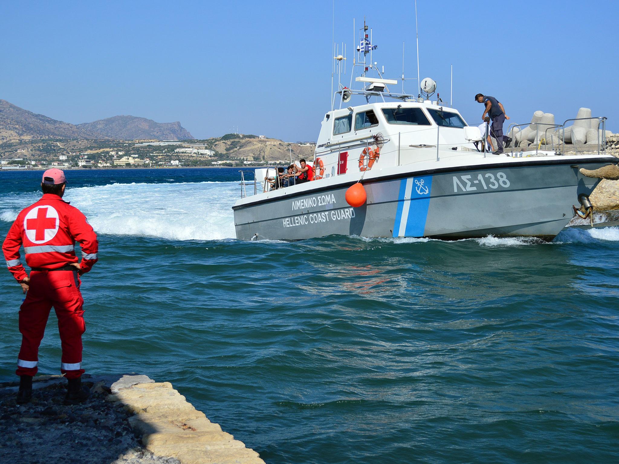 greek coastguard - Congedo Tinder: lanima gemella occasione la trovate su Facebook Dating! (rappresentazione)