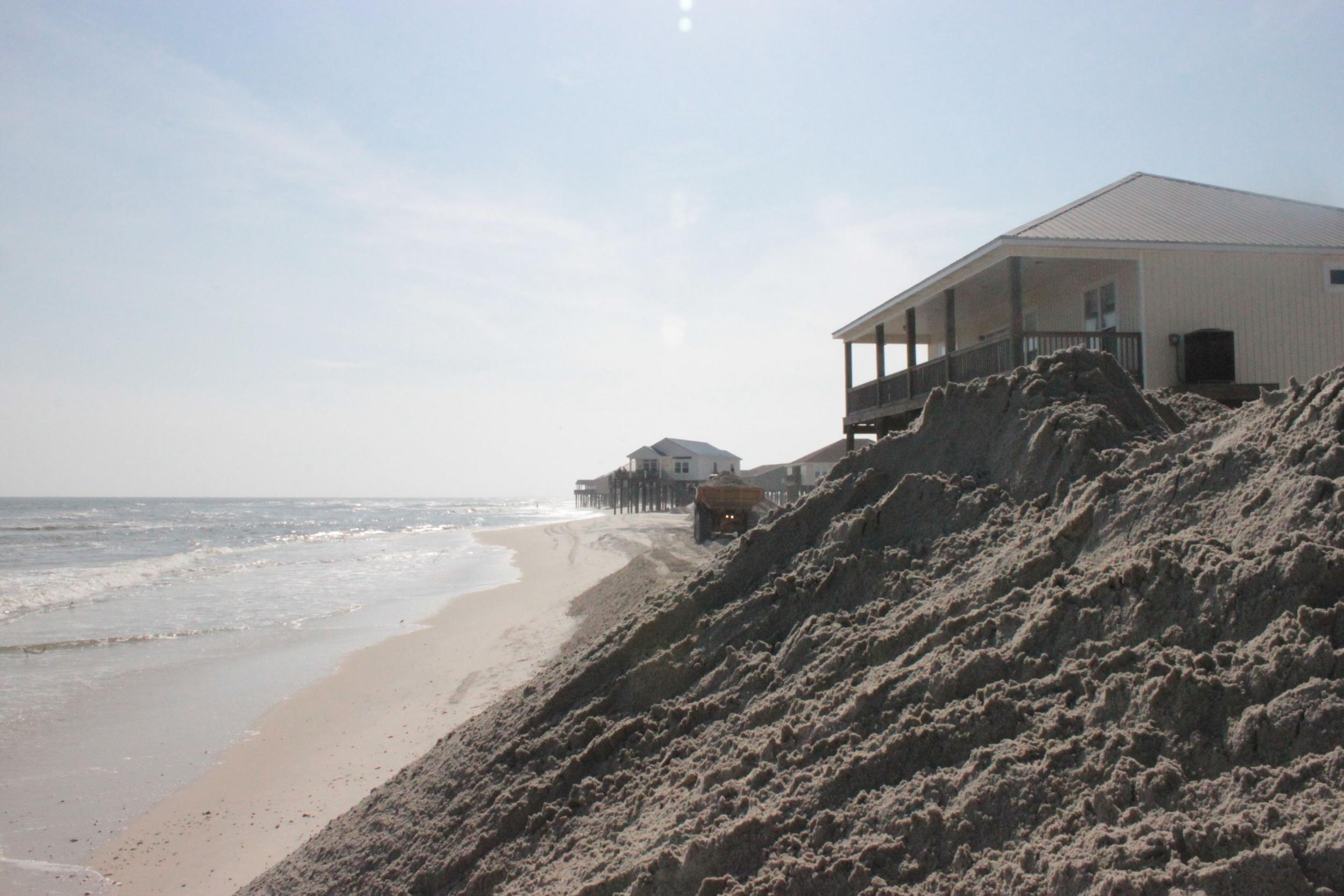 &#13;
The deserted sands of Dauphin Island will offer you peace and tranquility in Alabama &#13;