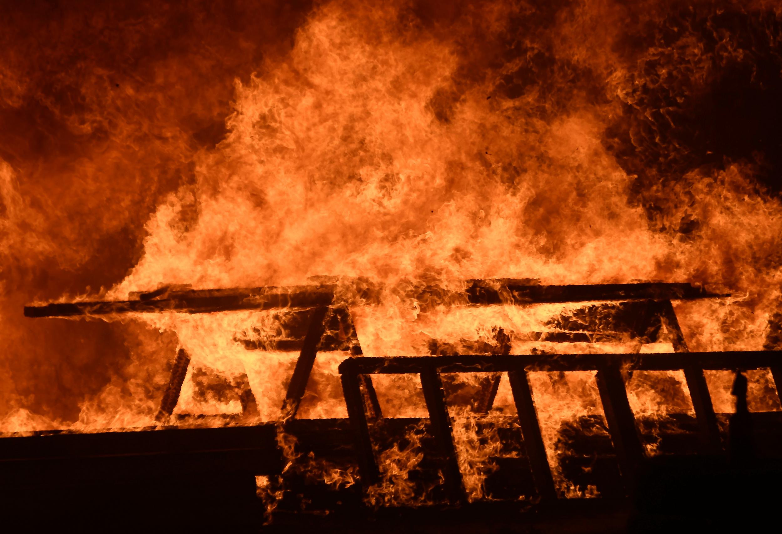 &#13;
A chicken coop goes up in flames with animals still inside in the so-called Bluecut Fire in the San Bernardino National Forest &#13;