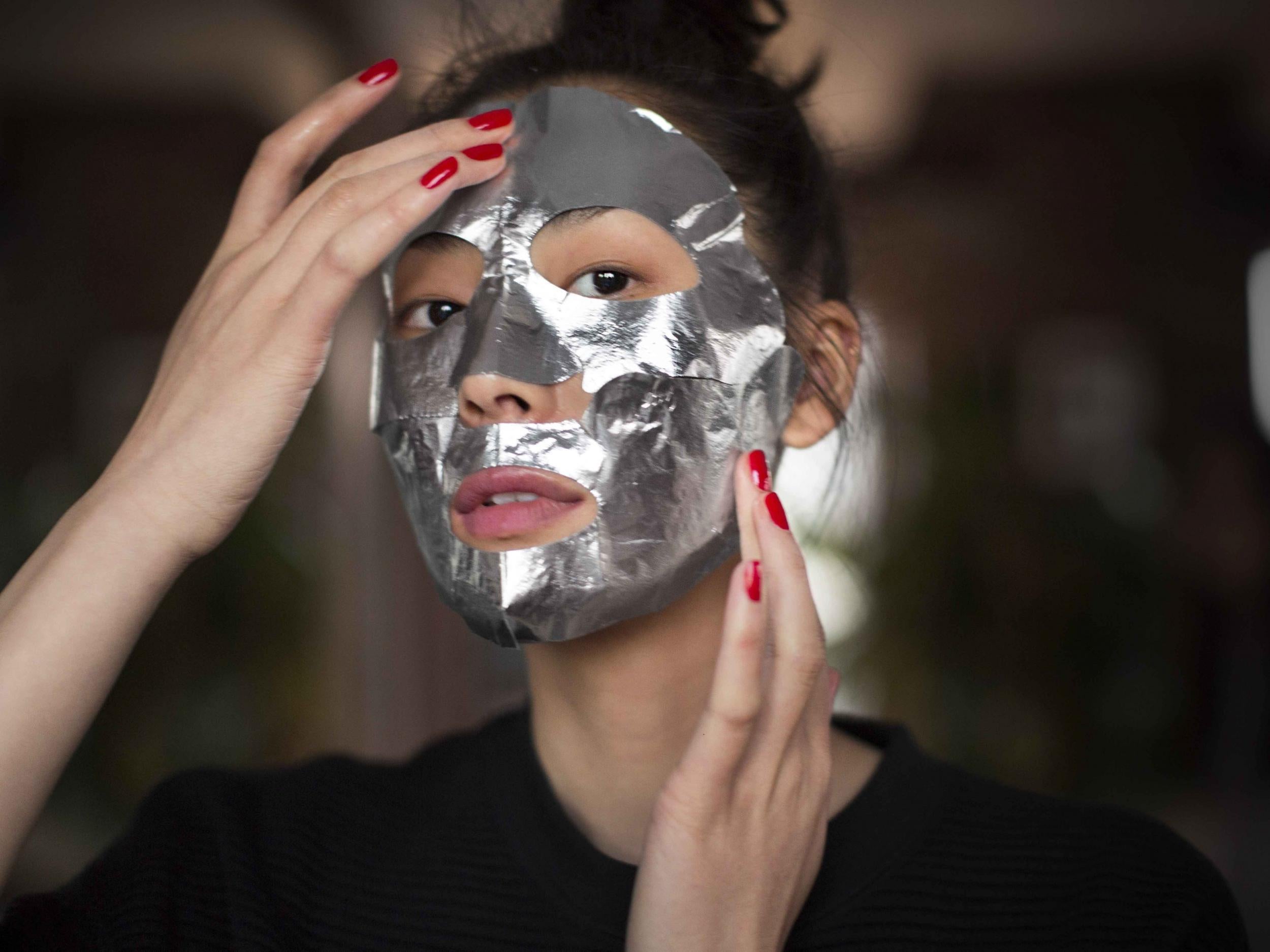 Estée Lauder’s Advanced Night Repair Power Foil Mask is an intense treatment to reset the look of your skin