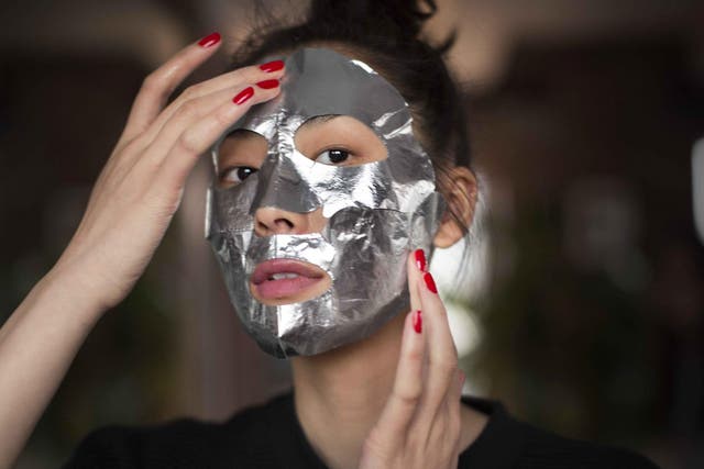 Estée Lauder’s Advanced Night Repair Power Foil Mask is an intense treatment to reset the look of your skin