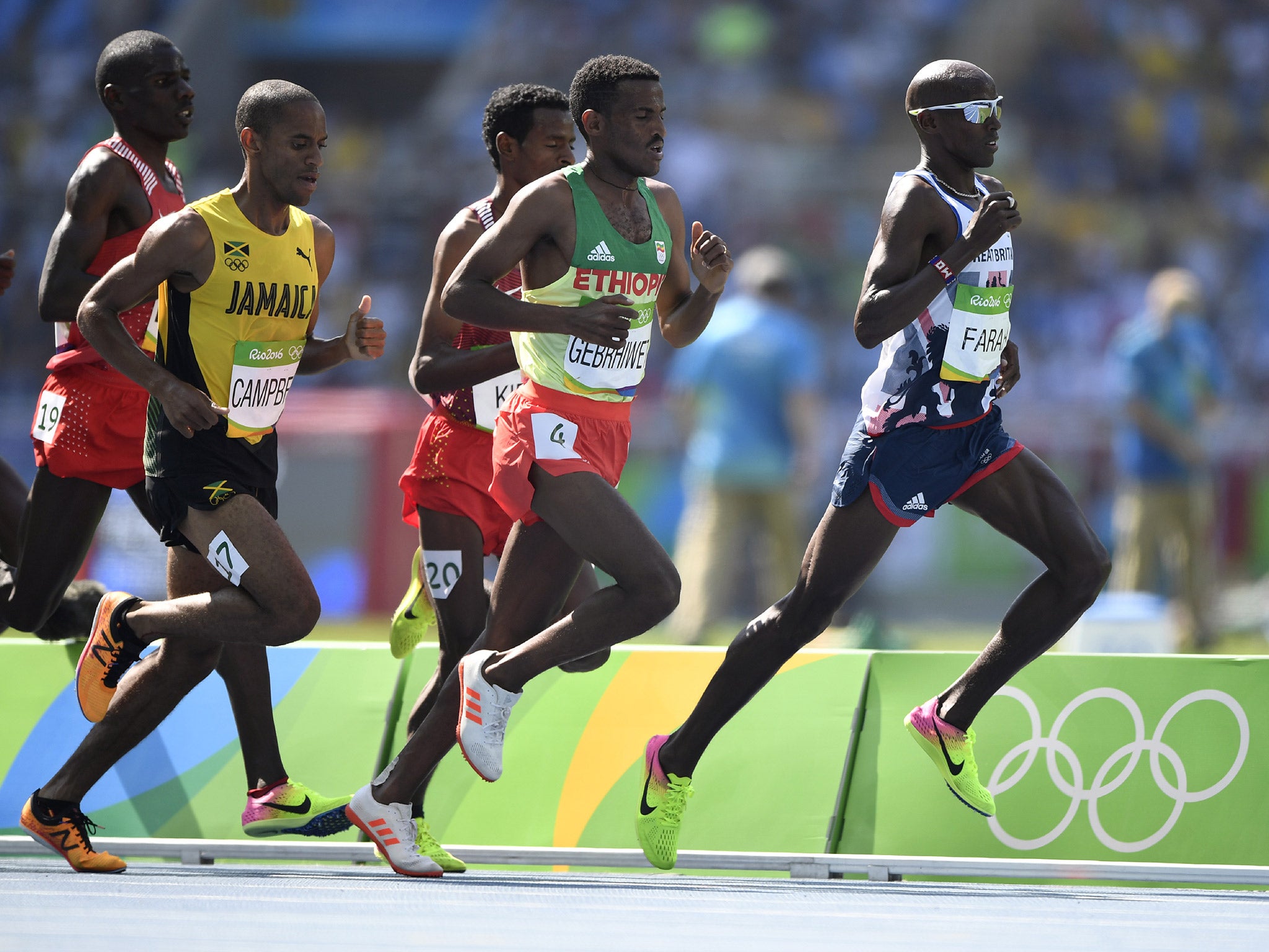 Mo Farah competes in the men's 5,000m final at 01:30 BST