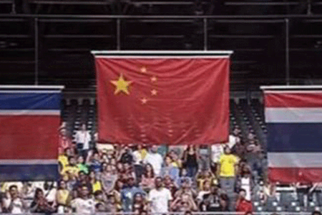 China beat Serbia and the Netherlands in the women's volleyball - but again with the wrong stars on the flag