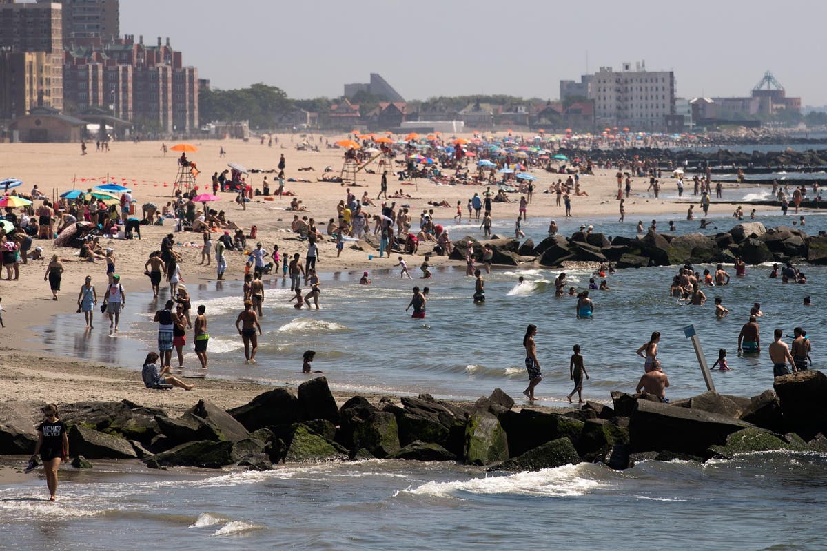 East coast to be hit with southern heatwave this weekend | The Independent