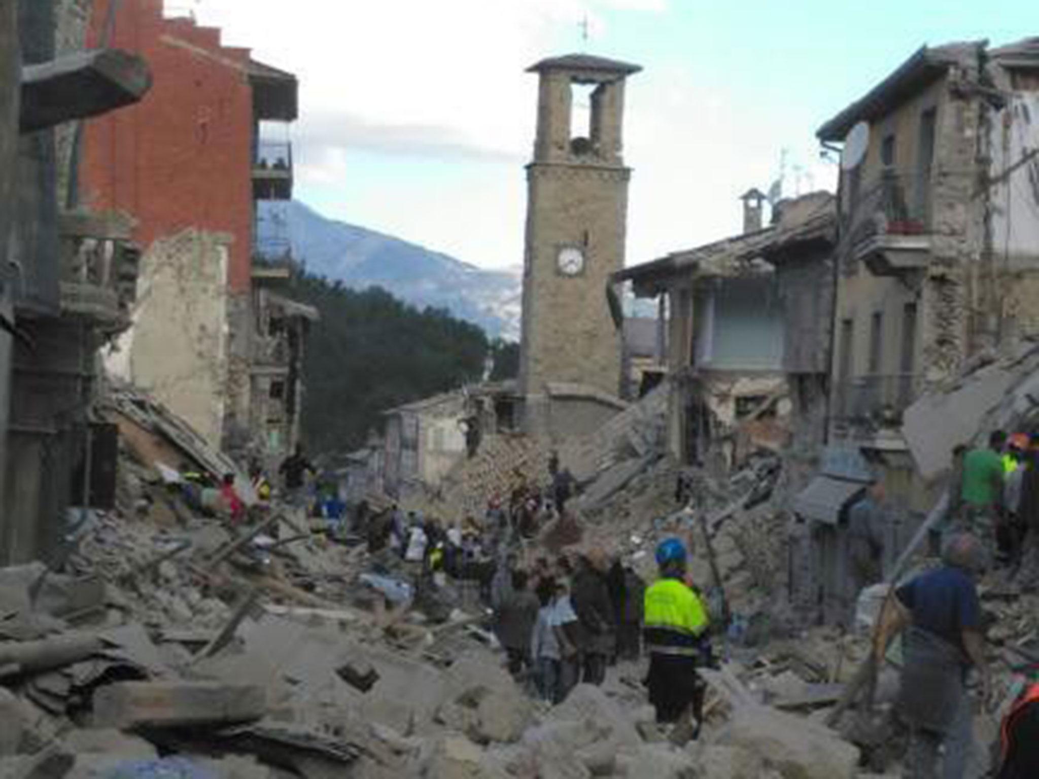 Italian fireworks working on collapsed and damaged houses in Amatrice (ITALIAN FIRE BRIGADE )