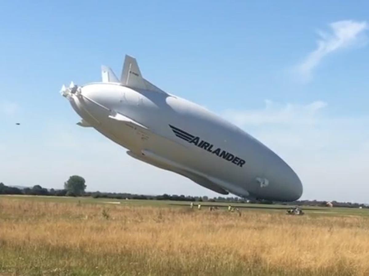 Airlander 10 crash: Video shows world's biggest aircraft crashing into ...