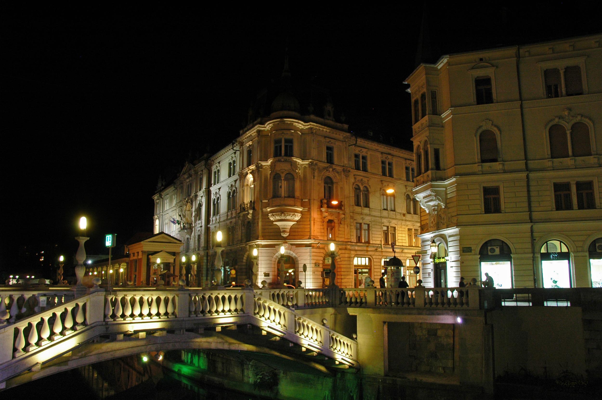 Triple Bridge by night