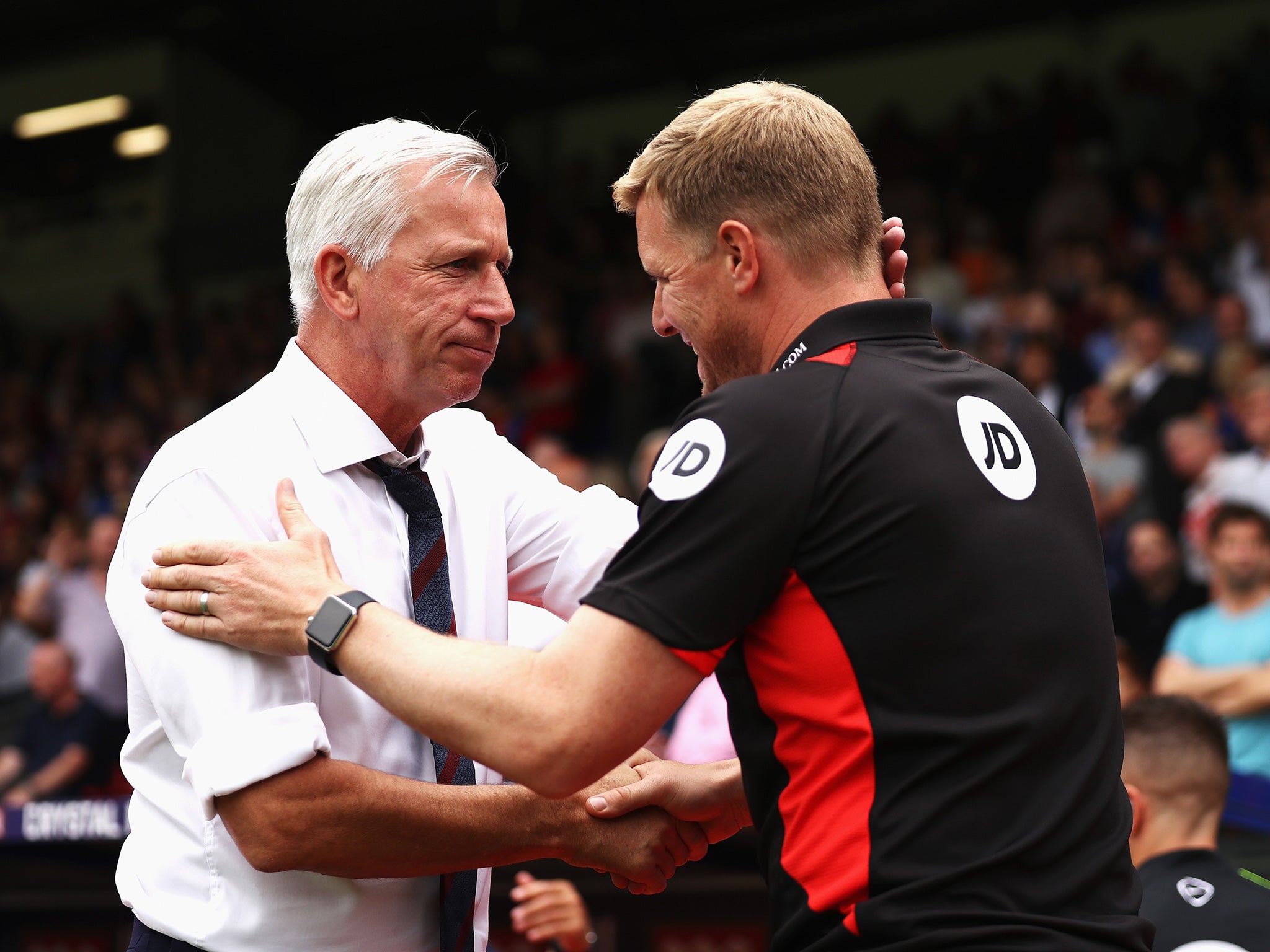 Pardew and Howe greet each other before kick-off