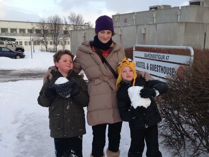 Lisa Steen with her two children