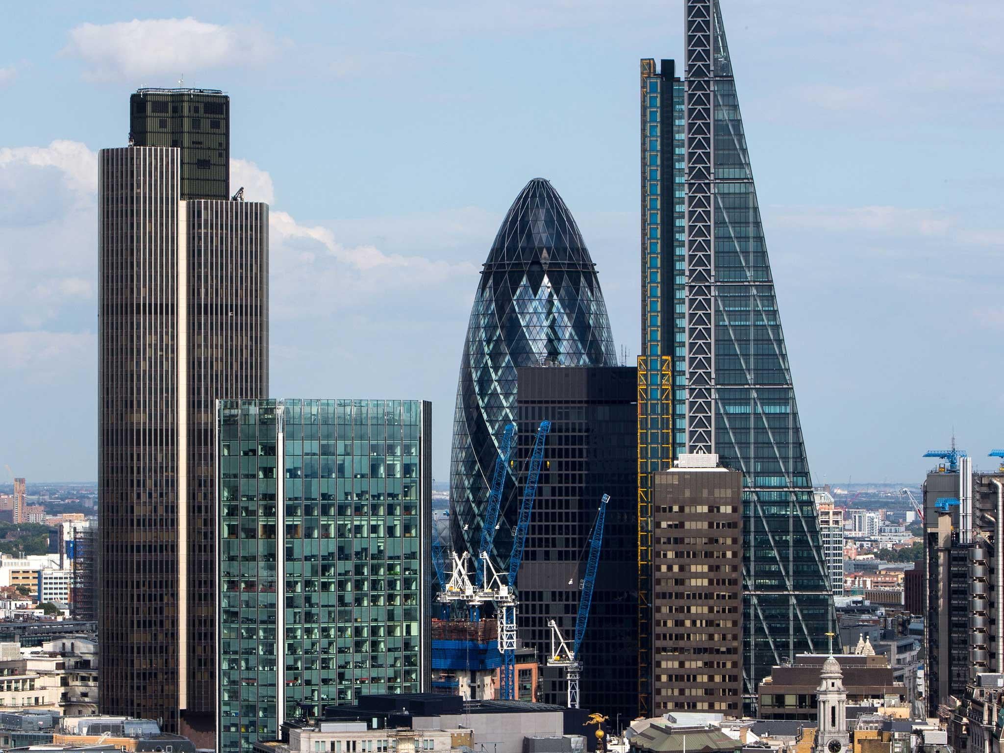 The city has experienced. Лондон Сити. Район Лондонский Сити (City of London). Лондон финансовый центр. The Gherkin в Лондоне.