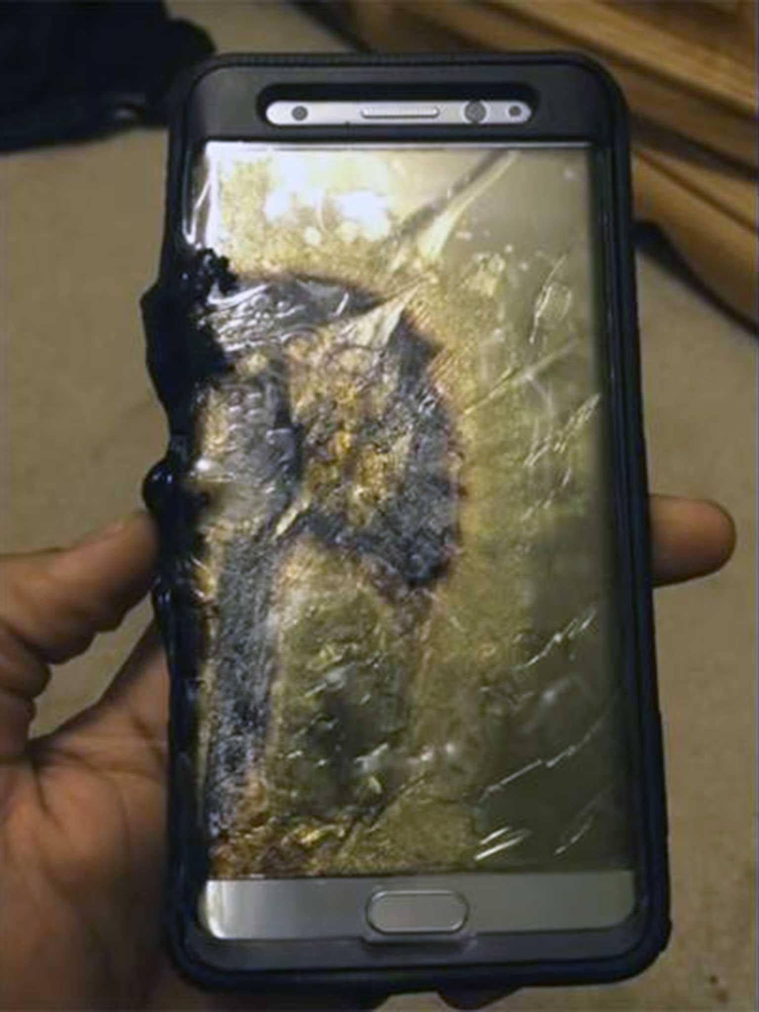 Samsung Galaxy Note 7 Second Replacement Catches Fire The Independent