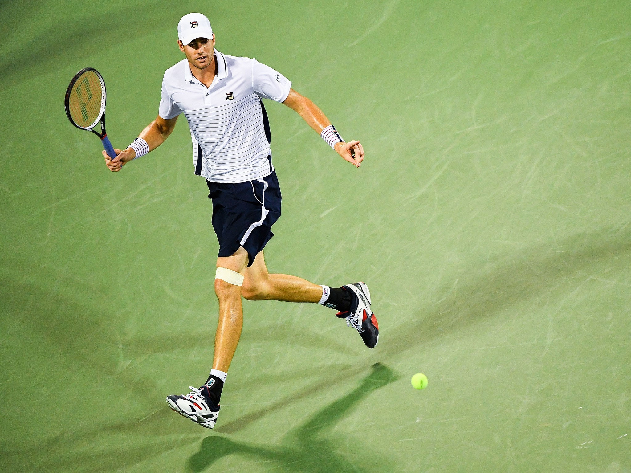 
Isner had the backing of the home crowd but it wasn't enough to stop Edmund 