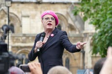 Eddie Izzard urges Labour stamp out ‘stain of antisemitism’