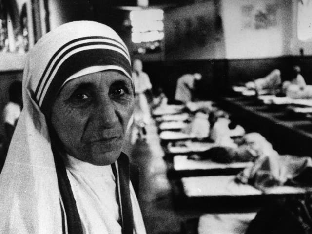 Mother Teresa (1910 - 1997) seen in her hospital around the time she was awarded the Templeton Prize for Progress