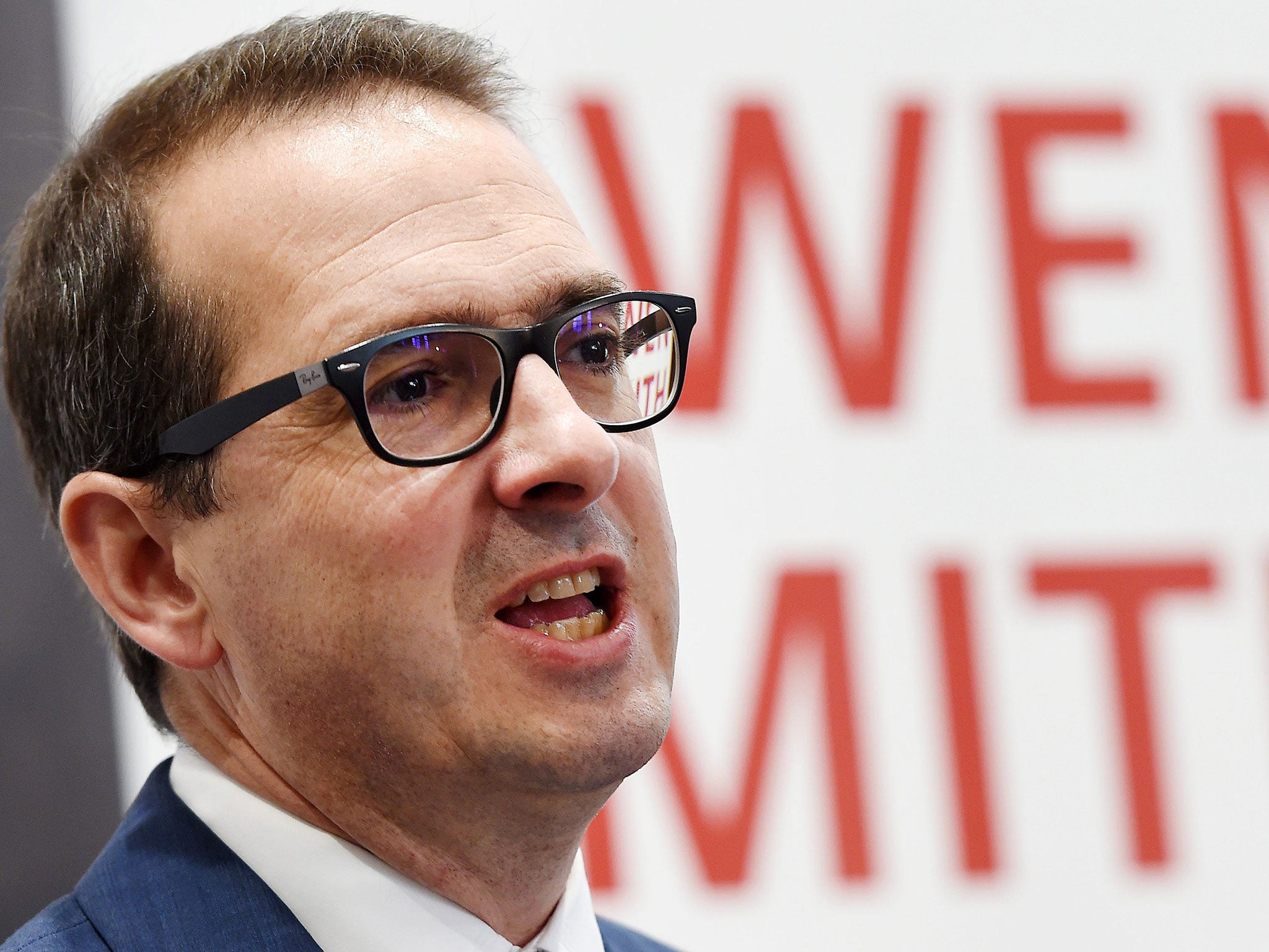 Owen Smith delivers a speech in London on 24 September 2016