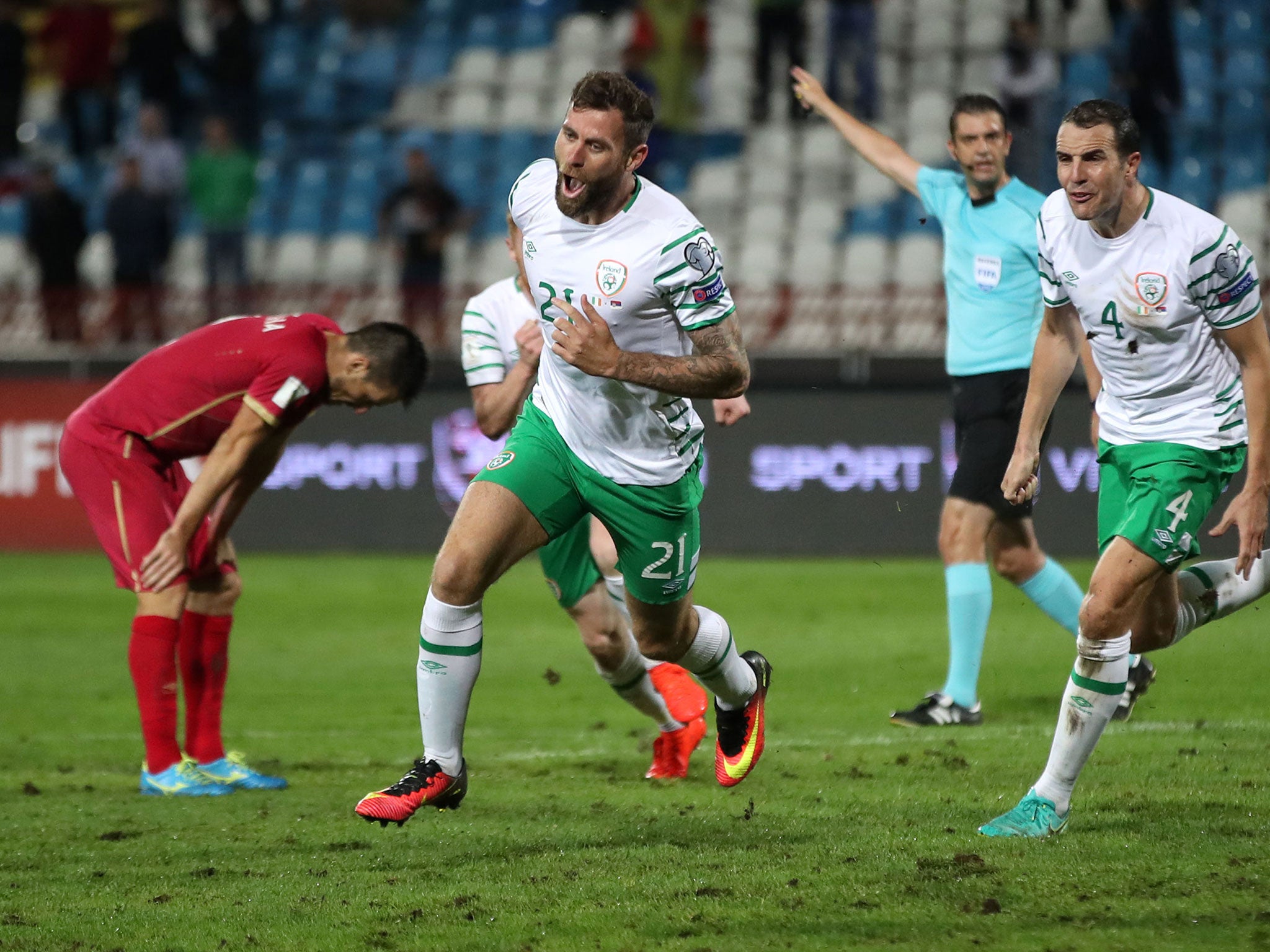 Daryl Murphy celebrates scoring Ireland's second goal against Serbia last night