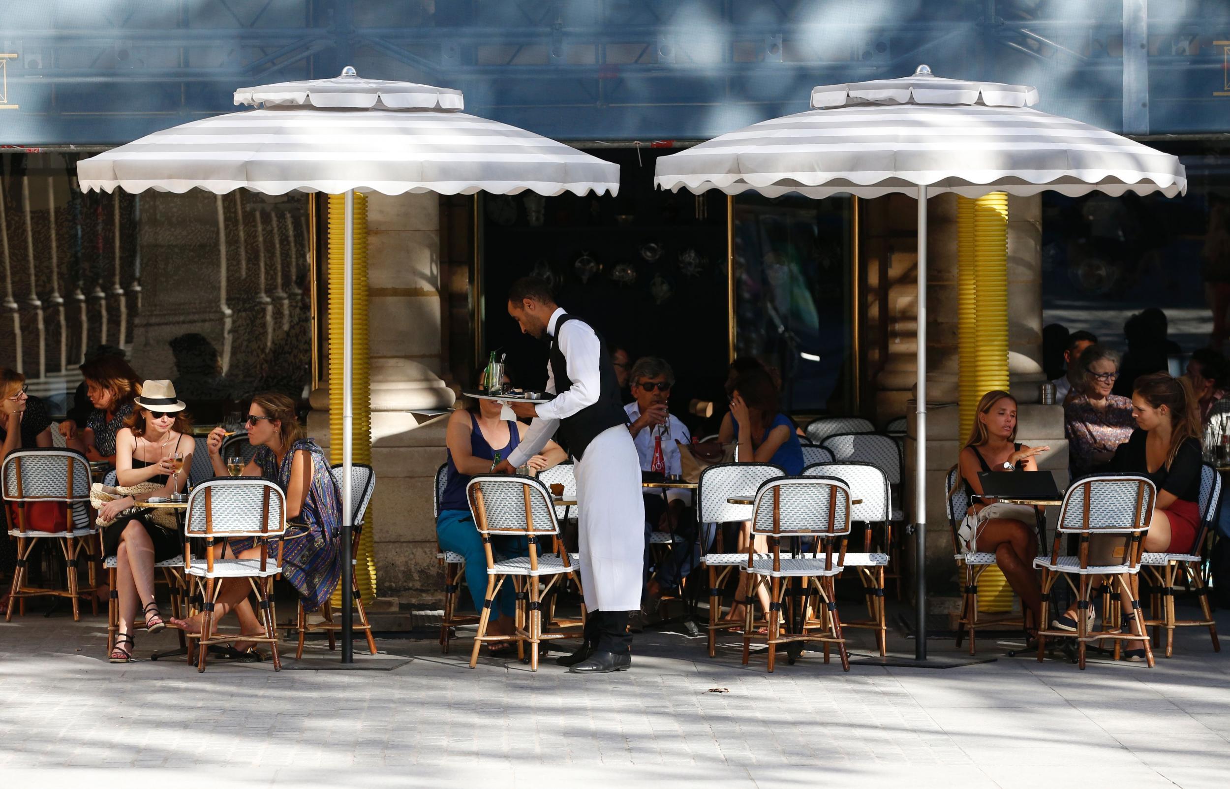 Don't miss out on eating in a Paris café - just choose the right one