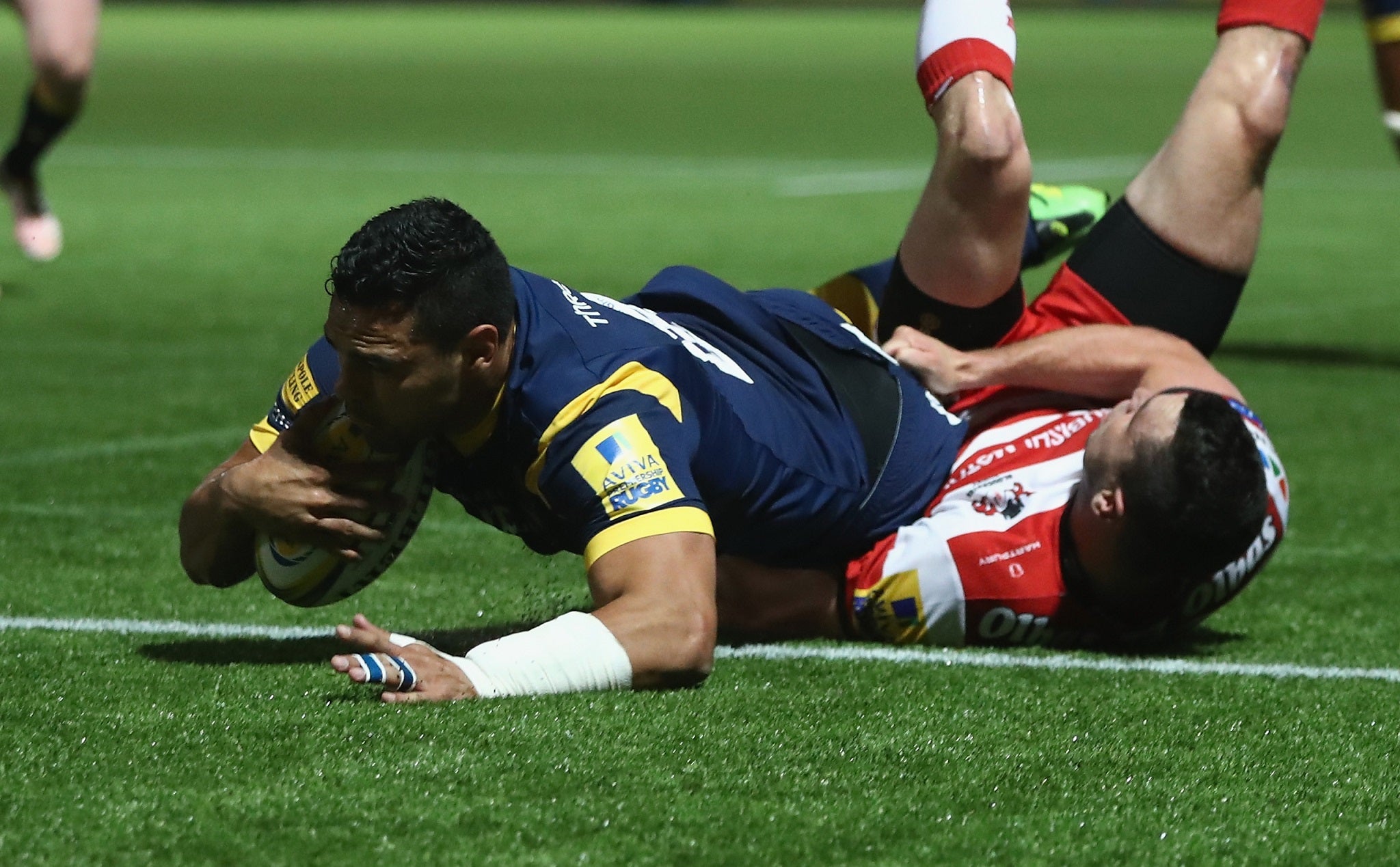 Ben Teo'o touches down for a try for Worcester