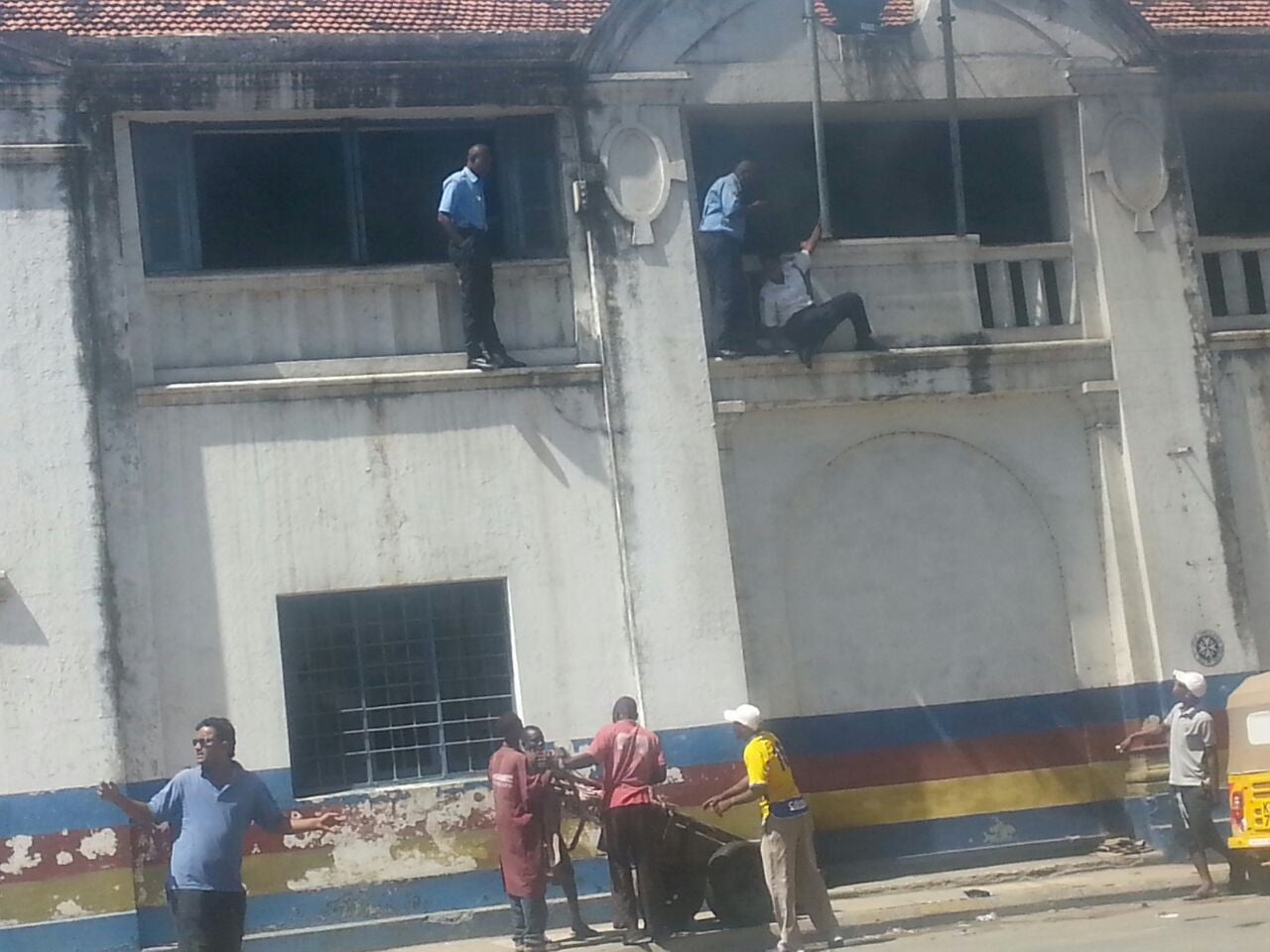 Chaos at Mombasa Central police station as three attackers spark gunfight