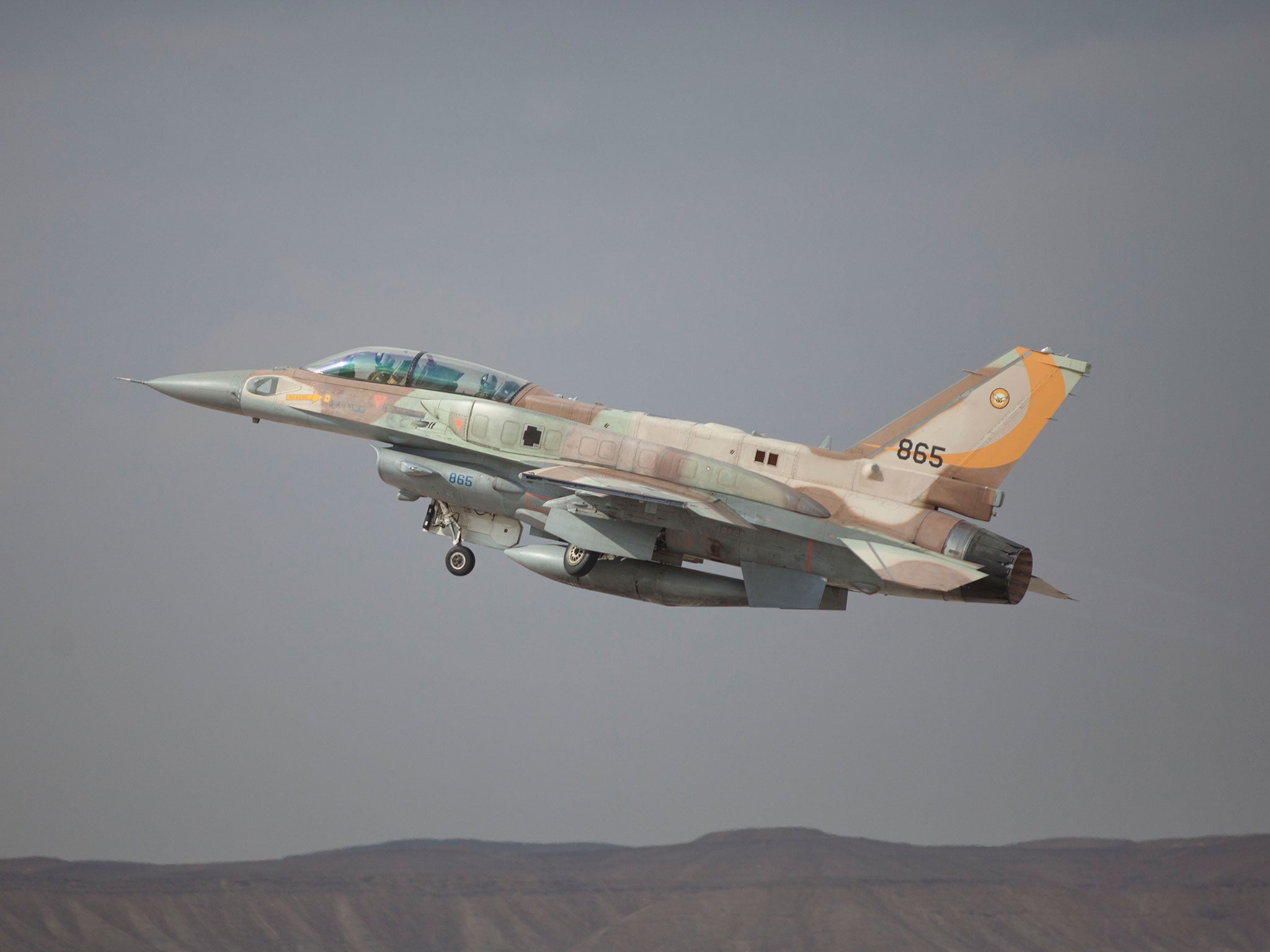 An Israeli F-16 jet takes off on December 9, 2014 at the Ovda airbase in the Negev Desert near Eilat, southern Israel.