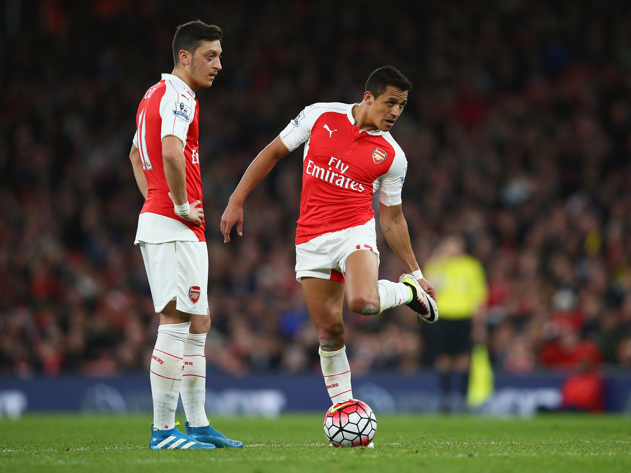 Mesut Özil and Alexis Sanchez are to open contract talks with Arsenal in the coming weeks