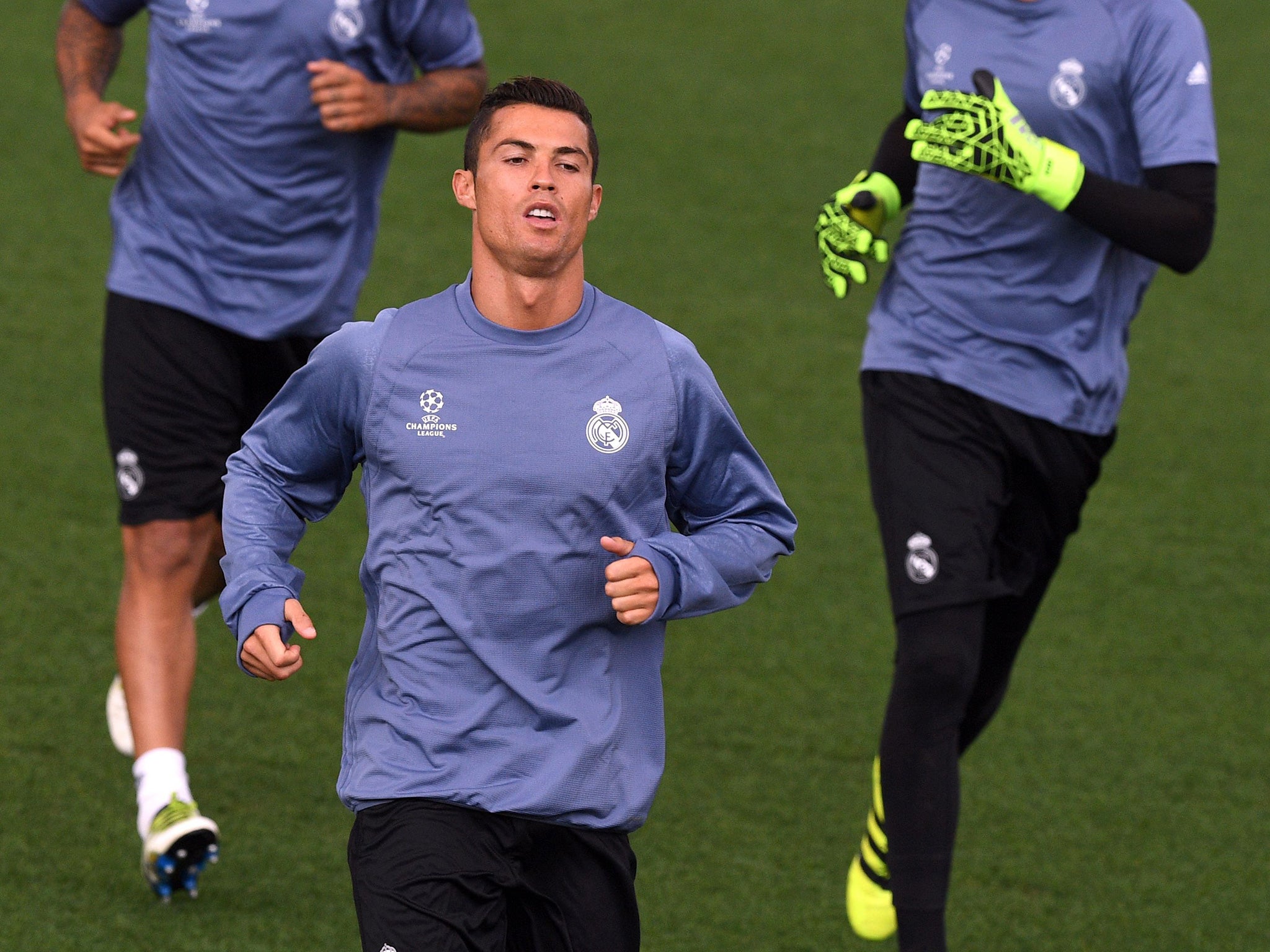Ronaldo in training ahead of Wednesday's meeting with Sporting