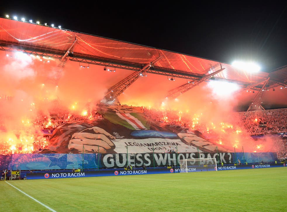 ledsage Okklusion Jordbær Watch as Legia Warsaw's Champions League return is marred by ultras using  pepper spray on security guards | The Independent | The Independent