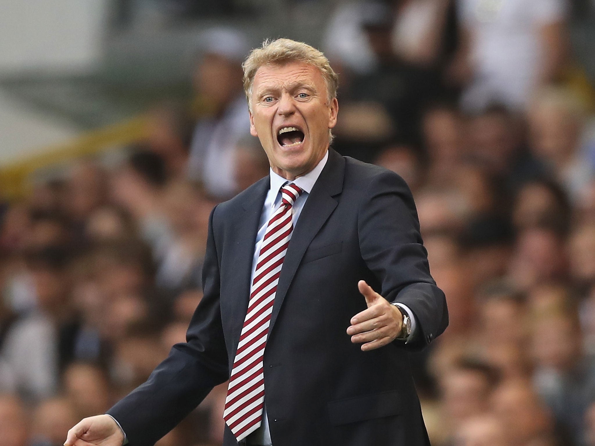 Moyes looks on his frustration as his side go down at White Hart Lane