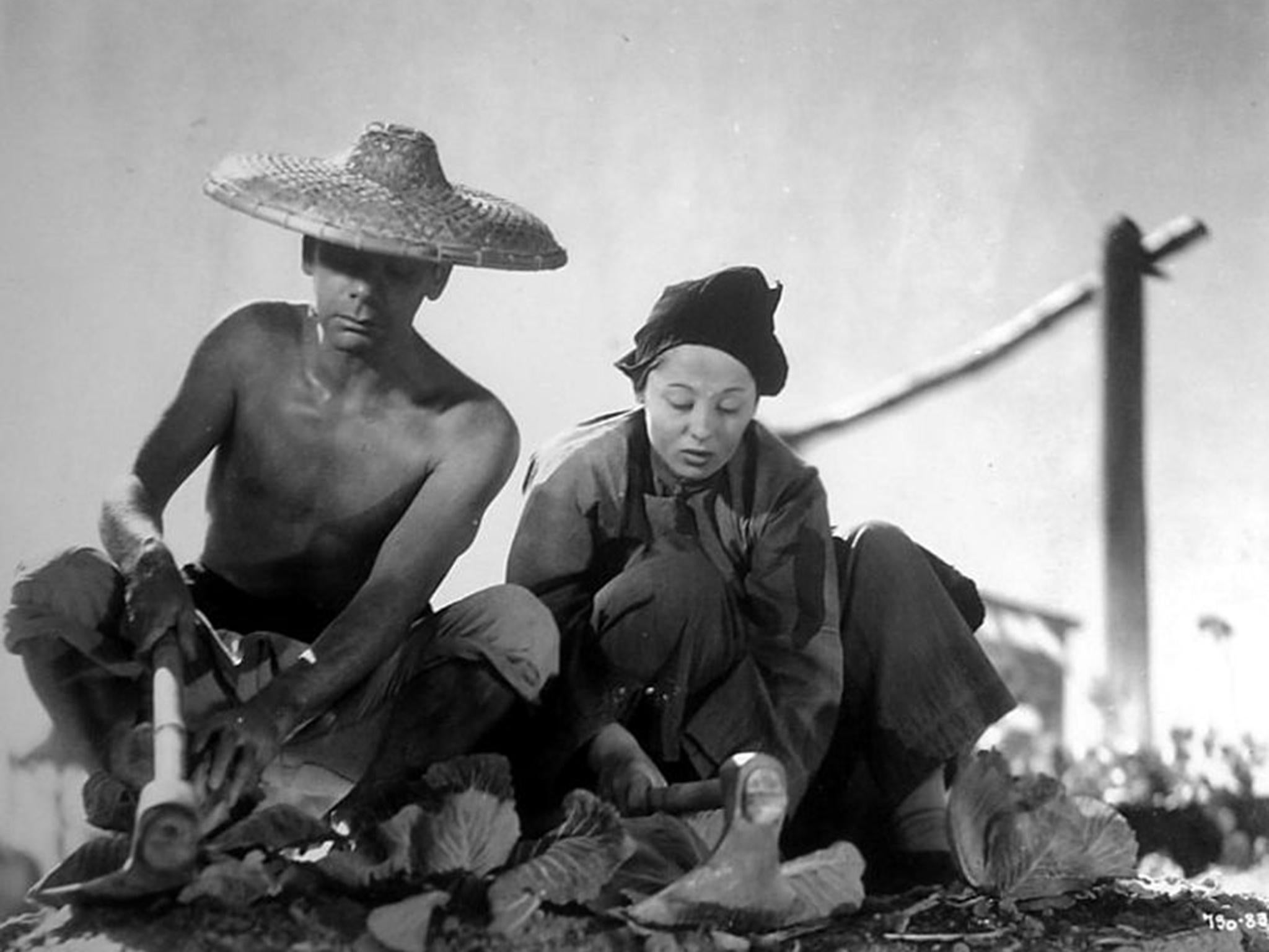 &#13;
Paul Muni and Luise Rainer in The Good Earth (1937)&#13;