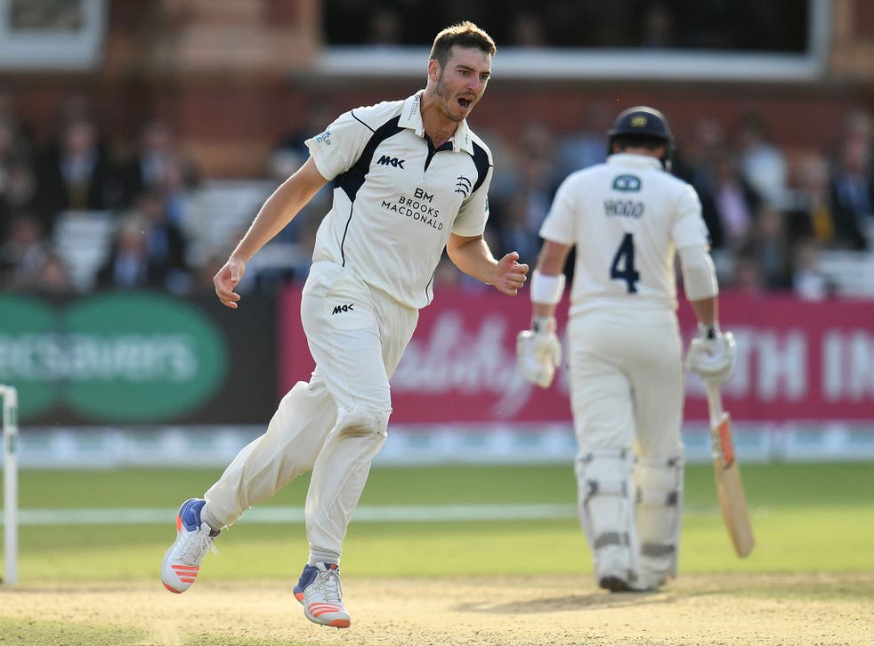 County Championship set for dramatic finale as Yorkshire give chase
