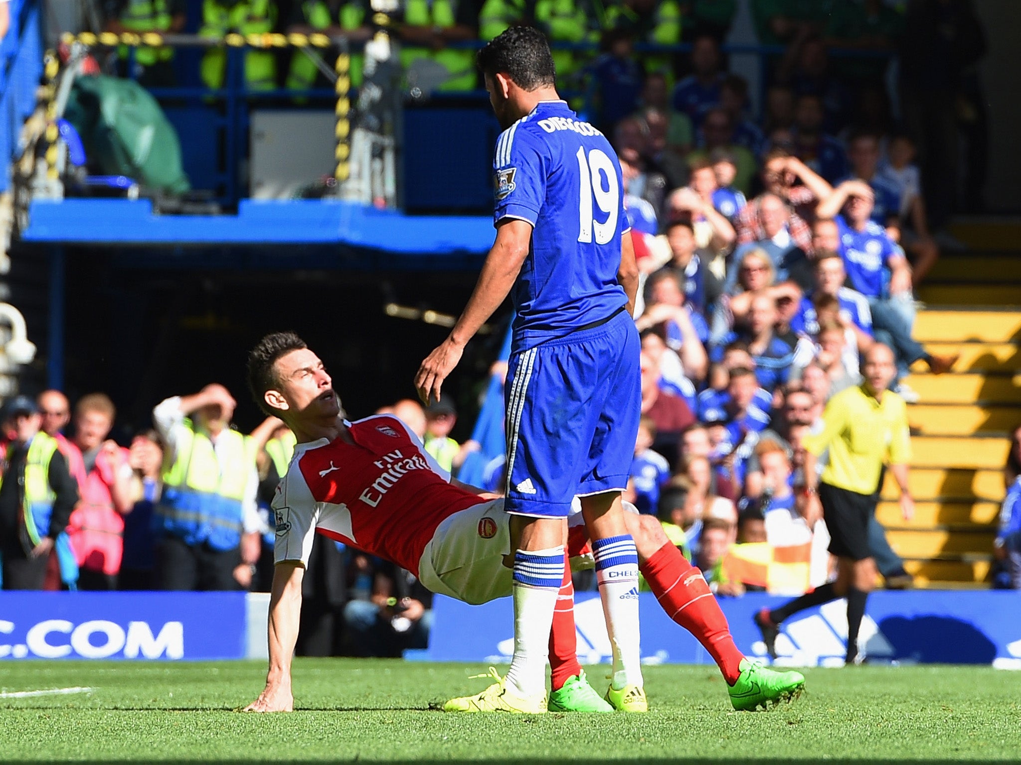 Diego Costa clashes with Laurent Koscielny