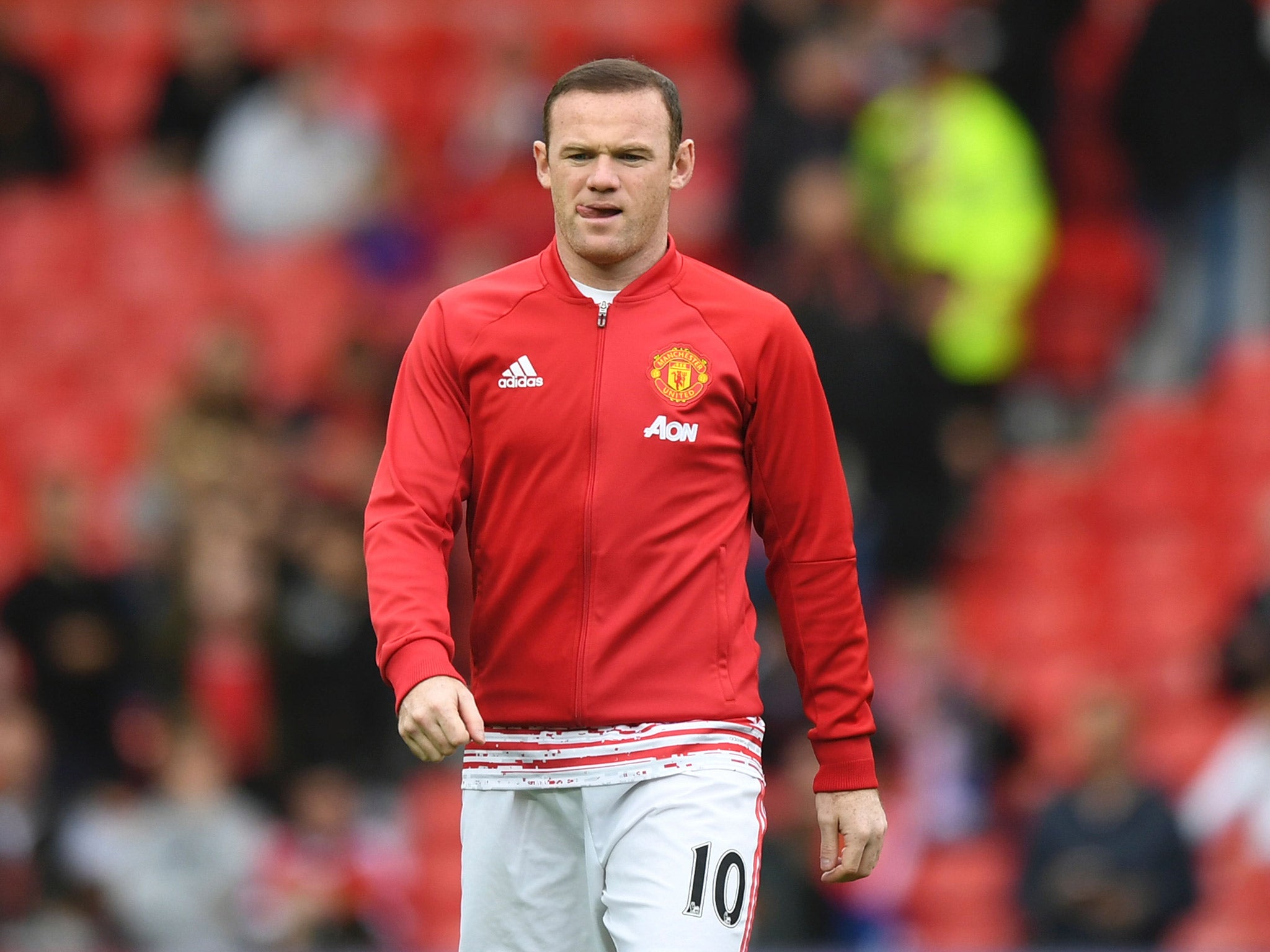 Wayne Rooney stands up against UK telling players to take pay cuts 