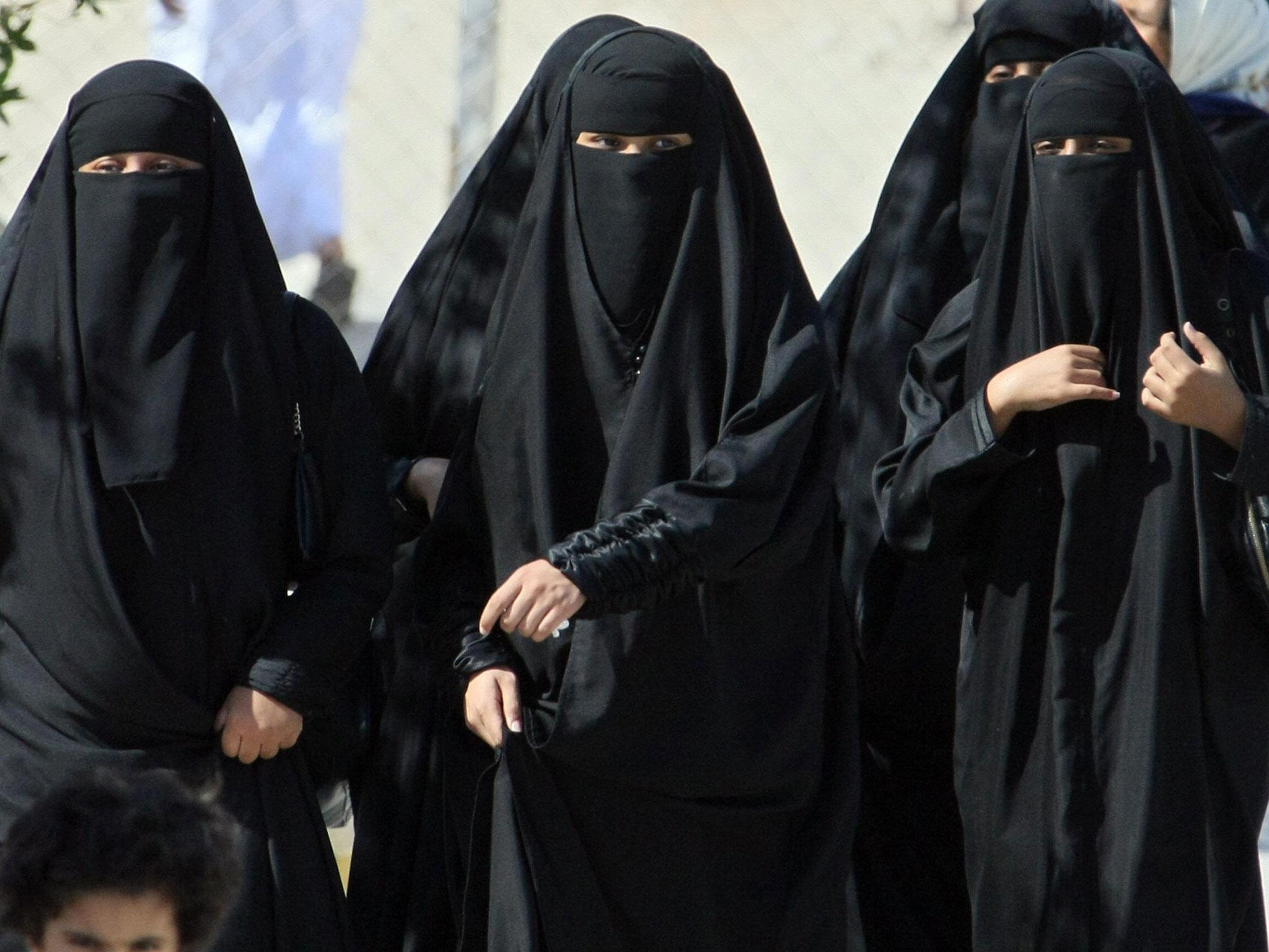 Saudi Arabian Women File Petition With Over 14 500 Signatures To