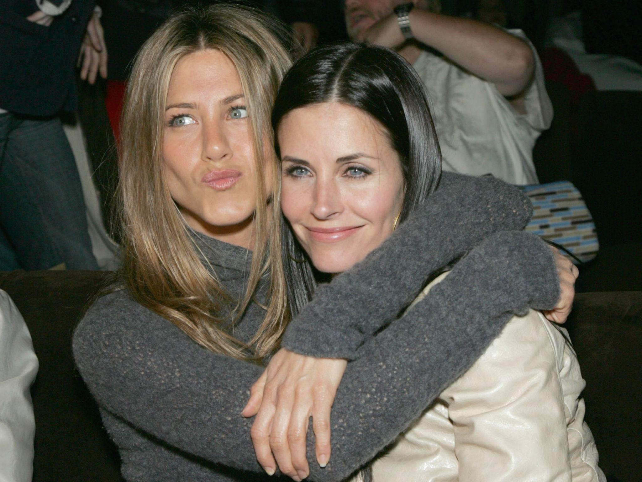 Jennifer Aniston and Courteney Cox in 2007