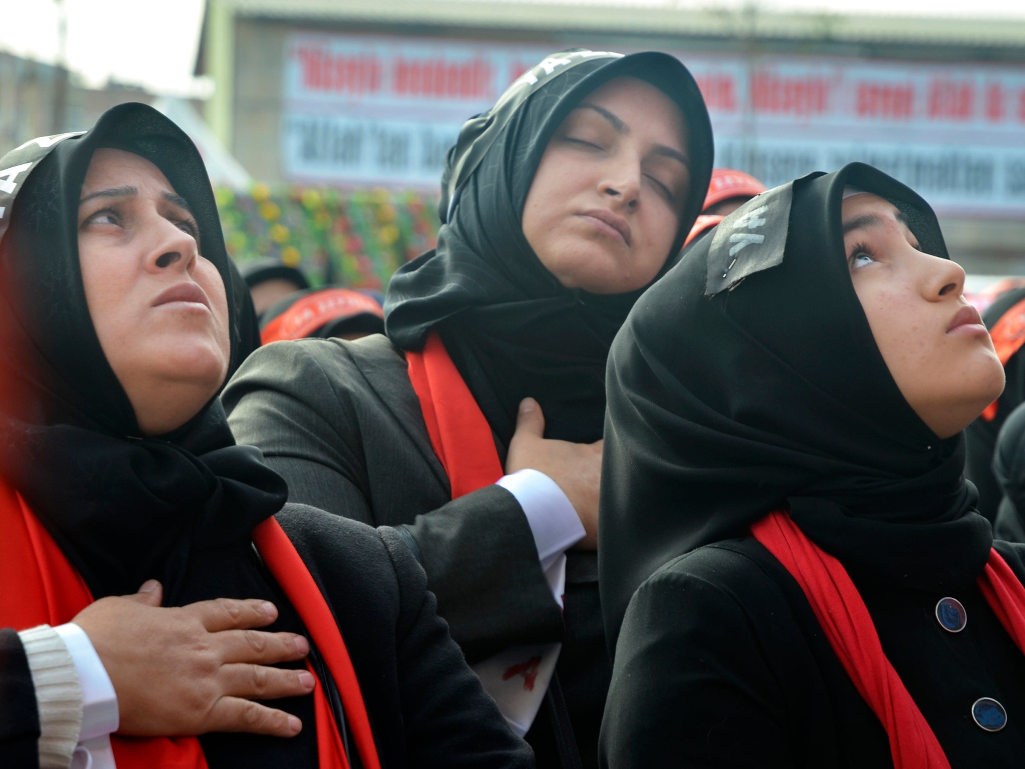 Women in Istanbul commemorate the tenth day of Muharram