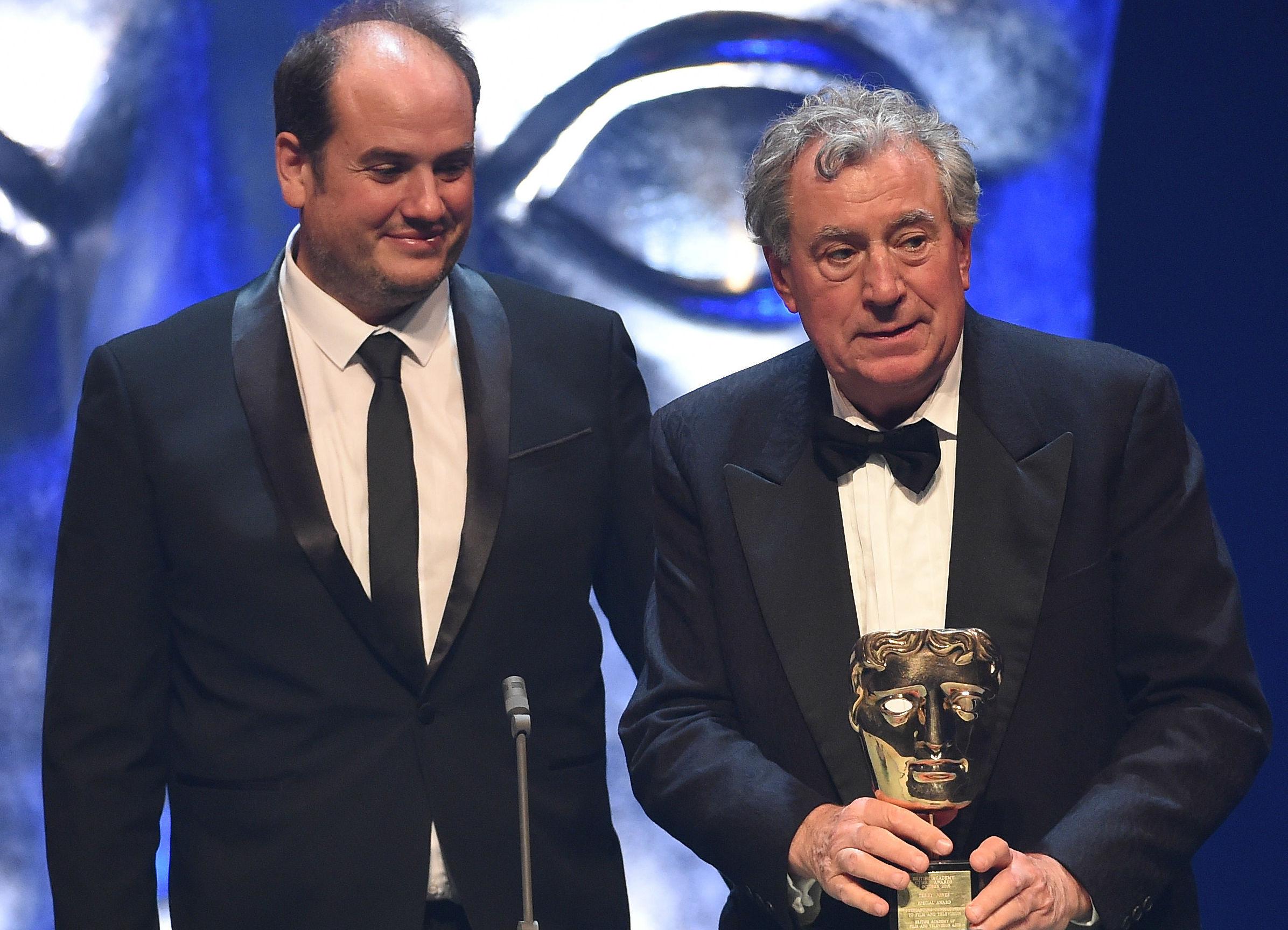 Terry Jones son in tears as he helps Monty Python star with dementia accept Bafta ...2392 x 1728