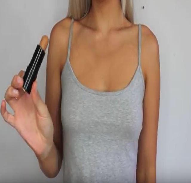 How To Use Makeup To Actually Make Your Boobs Look Bigger