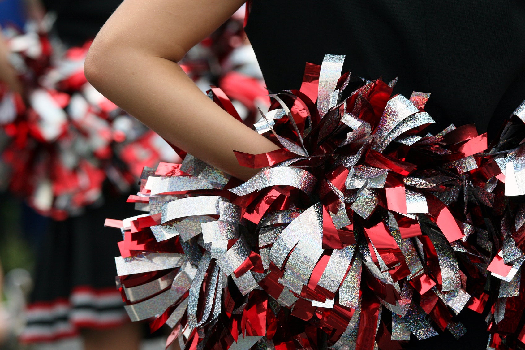 High School Cheerleaders Kneel For The National Anthem In Wake Of Nfl 