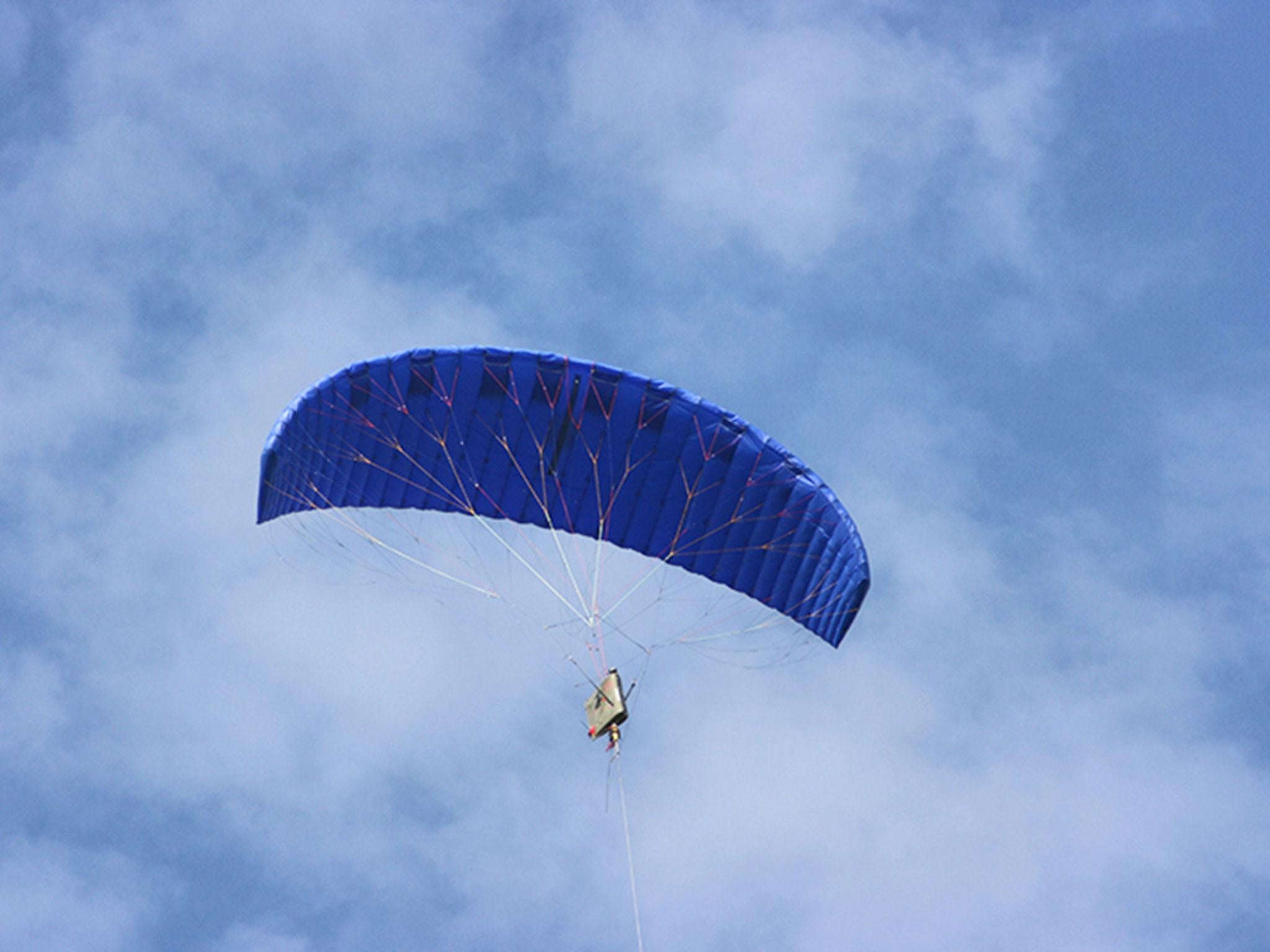 The kite is flown in a figure-of-eight pattern with the tether driving a turbine as it rises