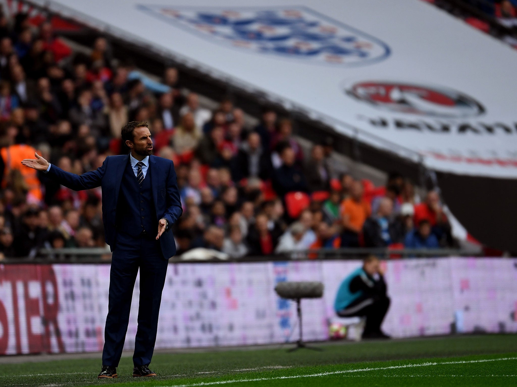 Gareth Southgate gives instructions from the sidelines