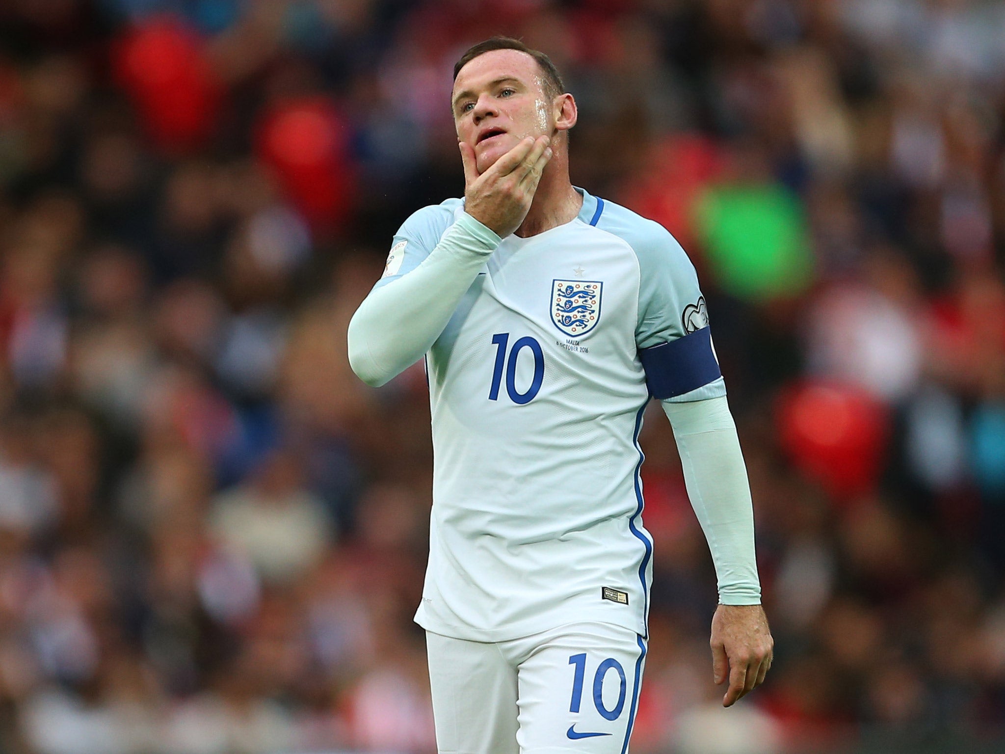 Southgate defended Rooney and suggested a player of his experience deserves a better reception