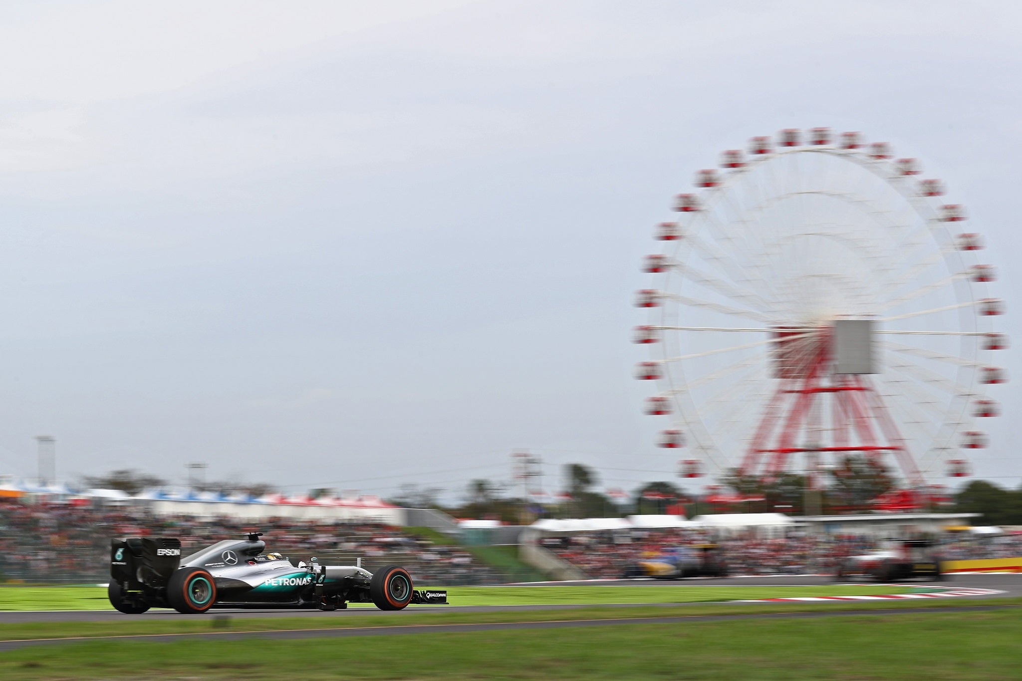 &#13;
Lewis Hamilton dropped to eight on the start before recovering to finish third &#13;