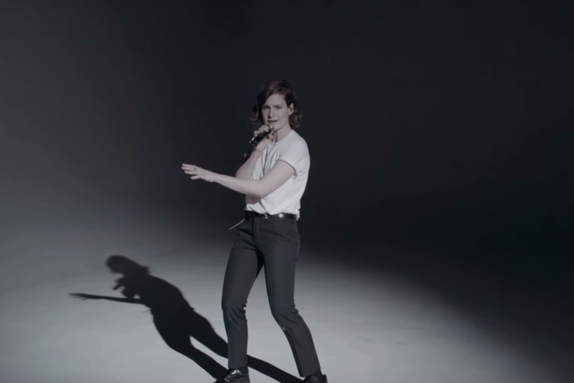 Christine and the Queens perform 'Tilted'