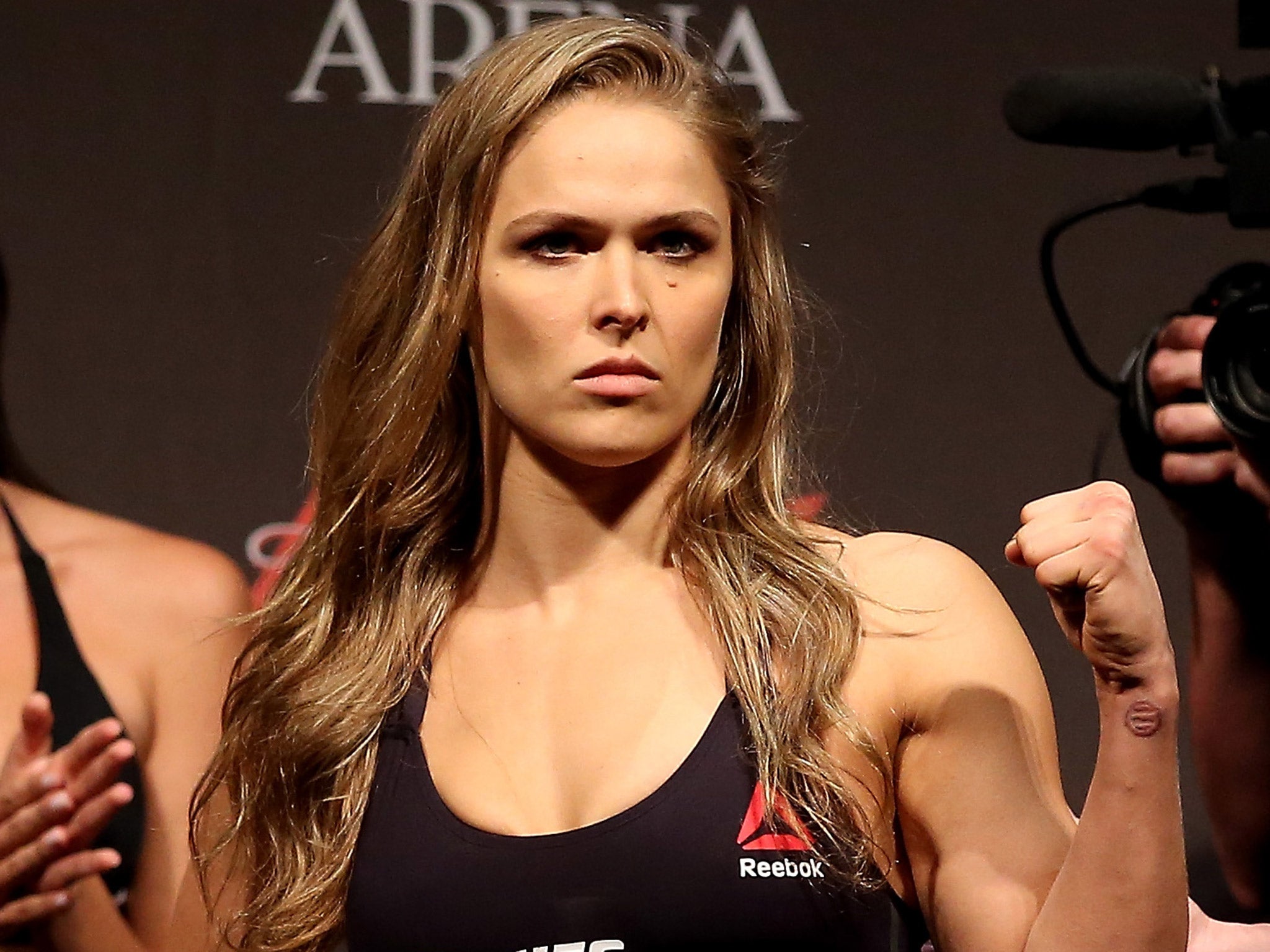 Ronda Rousey to make return at UFC 207 to face Amanda Nunes in bantamweight title match