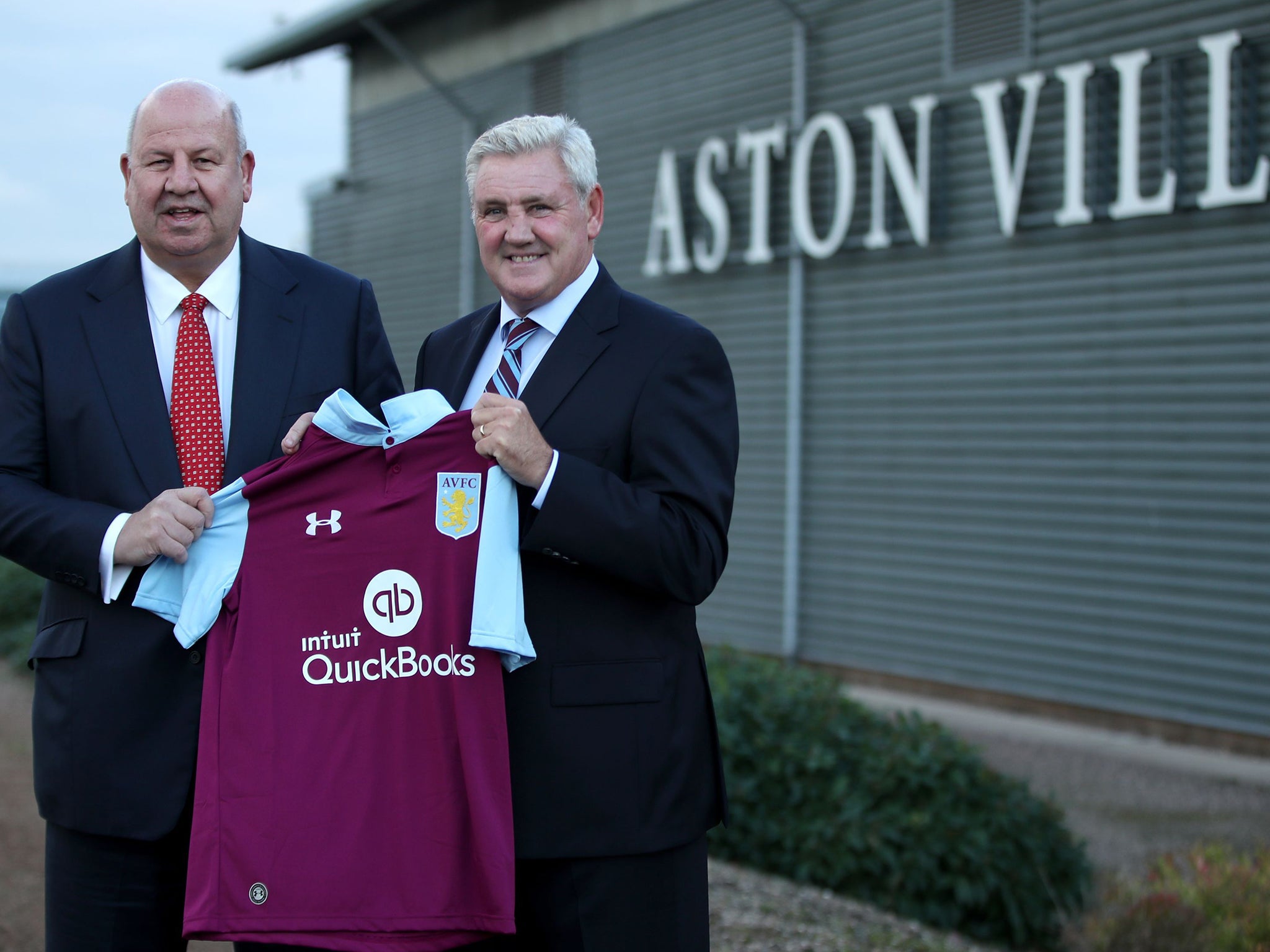 Steve Bruce (right) and Aston Villa CEO Keith Wyness