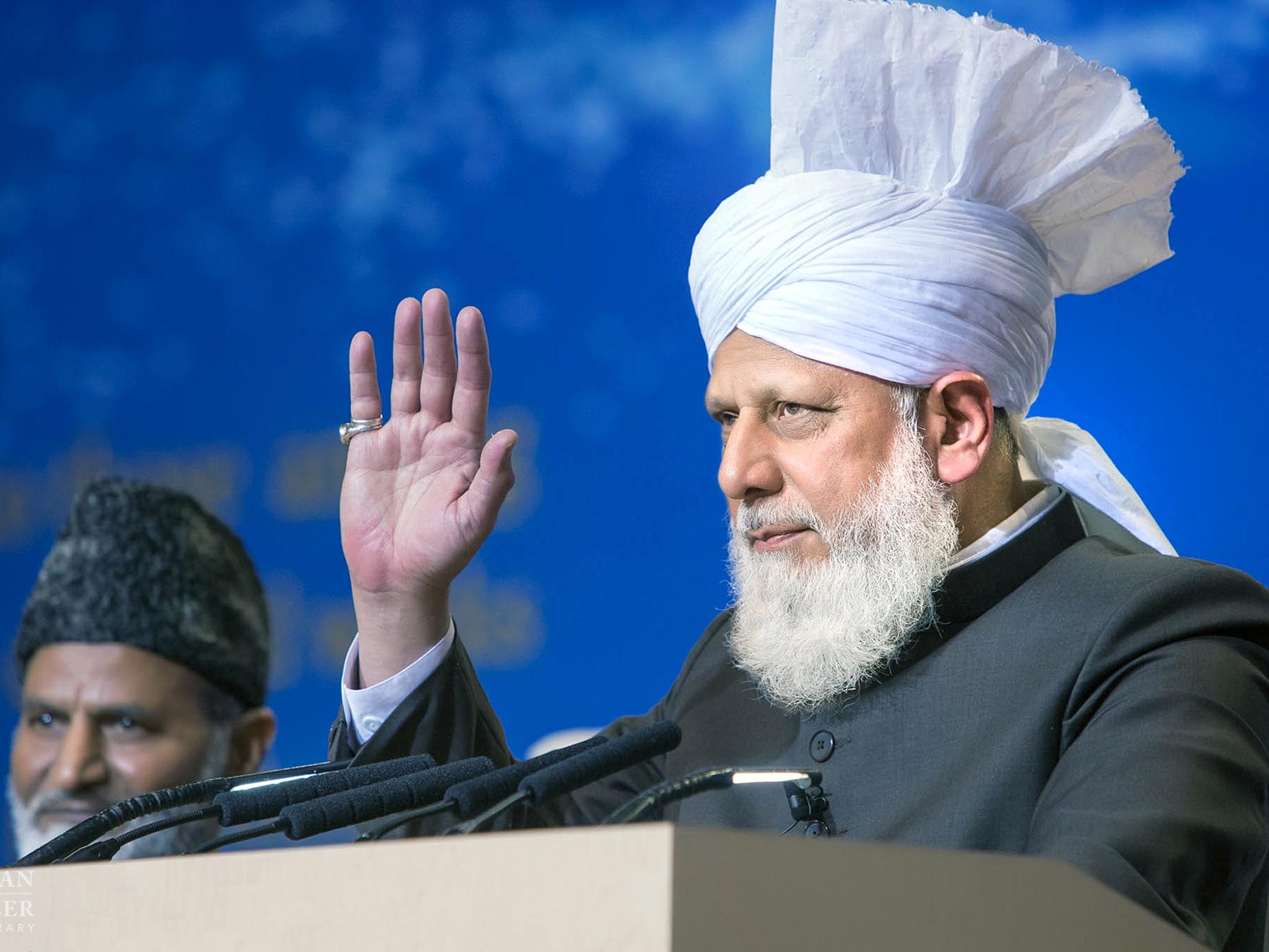 The Caliph told the Ahmadiyya conference that people should live by the message 'Love for all, hatred for none' (Makhzan-e-Tasaweer )