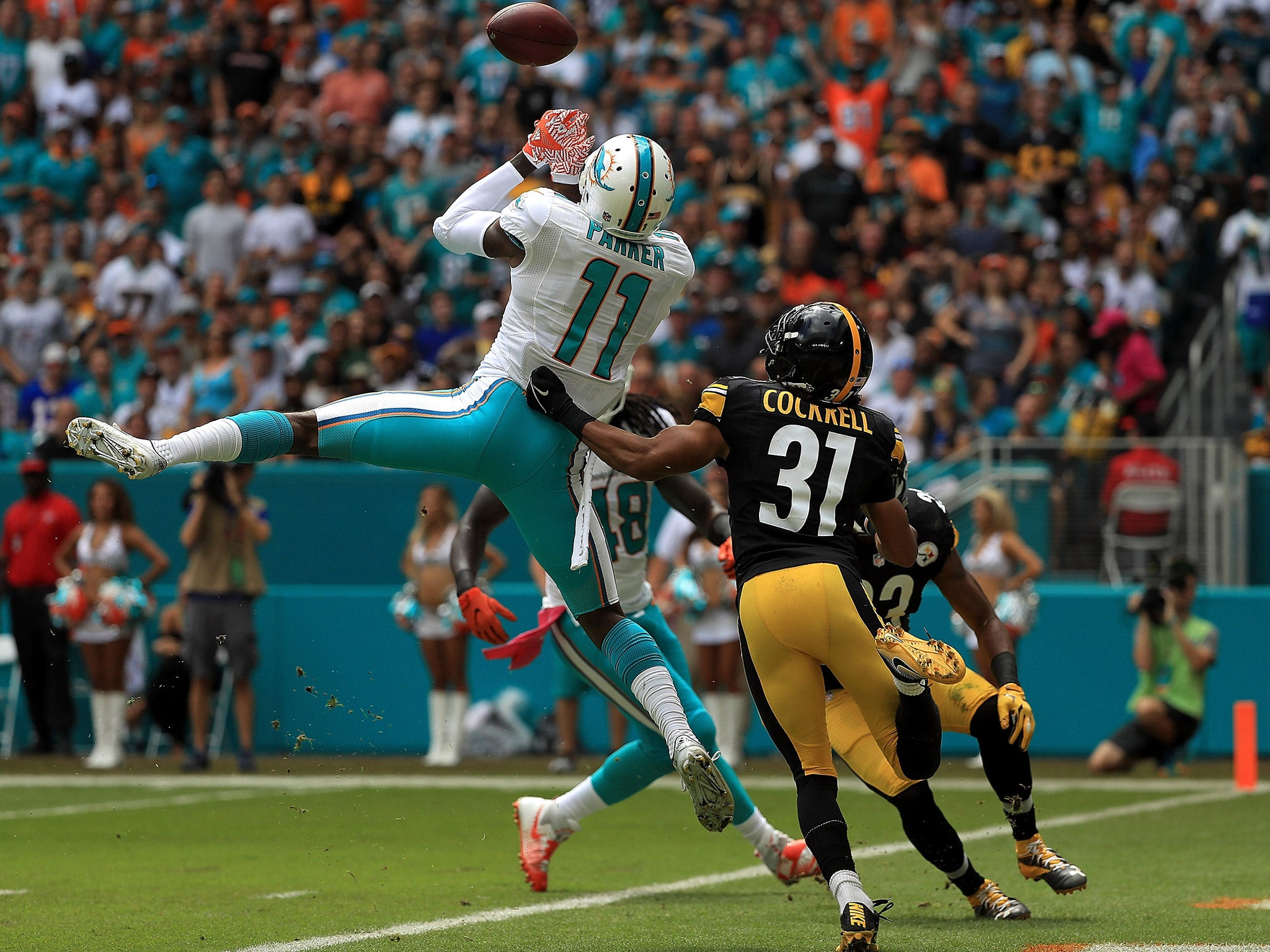 DeVante Parker leaps for a catch during the Miami Dolphins' victory over the Pittsburgh Steelers