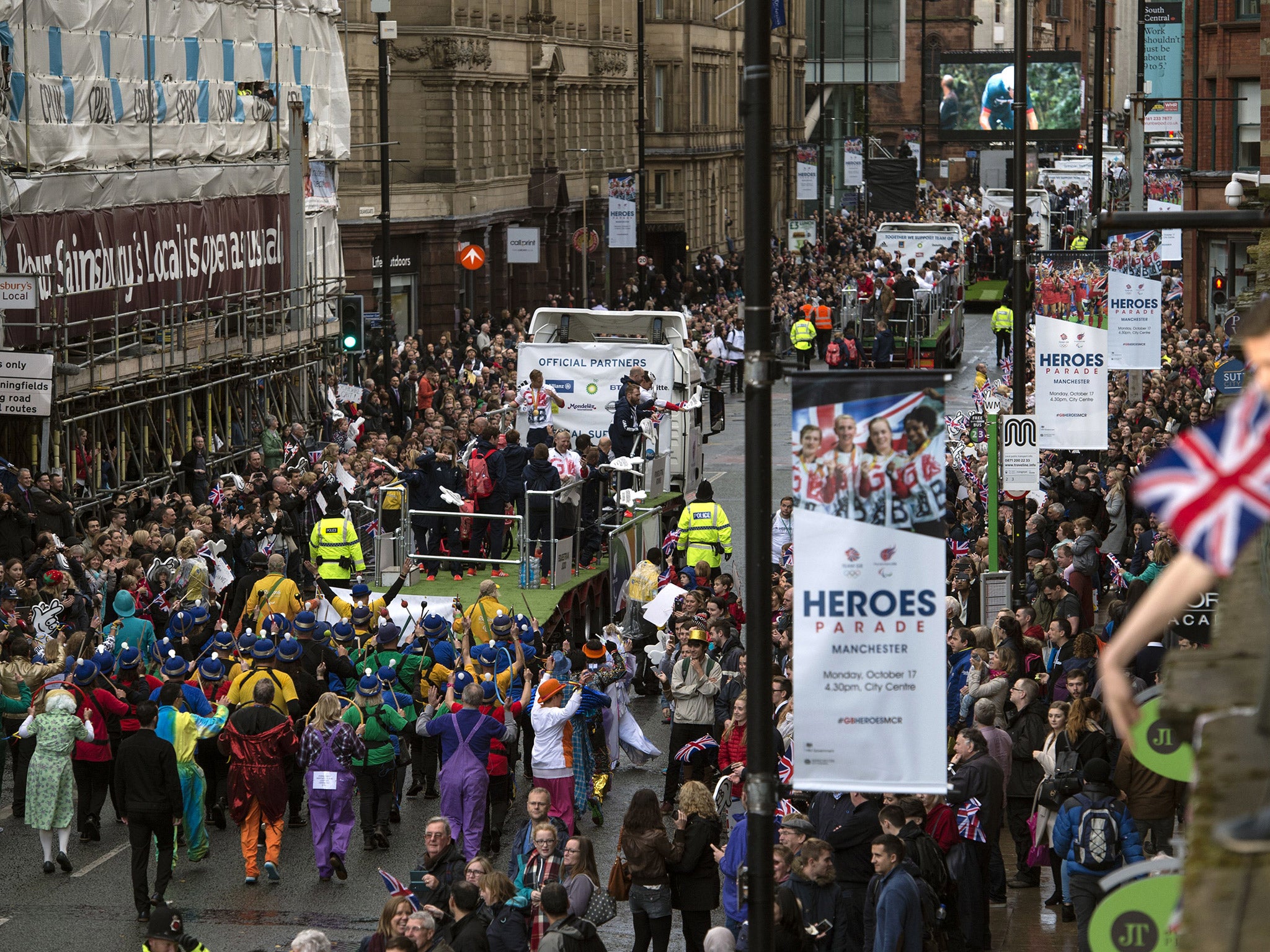 Over 150,000 people took to the street to celebrate Britain's Olympic and Paralympic athletes