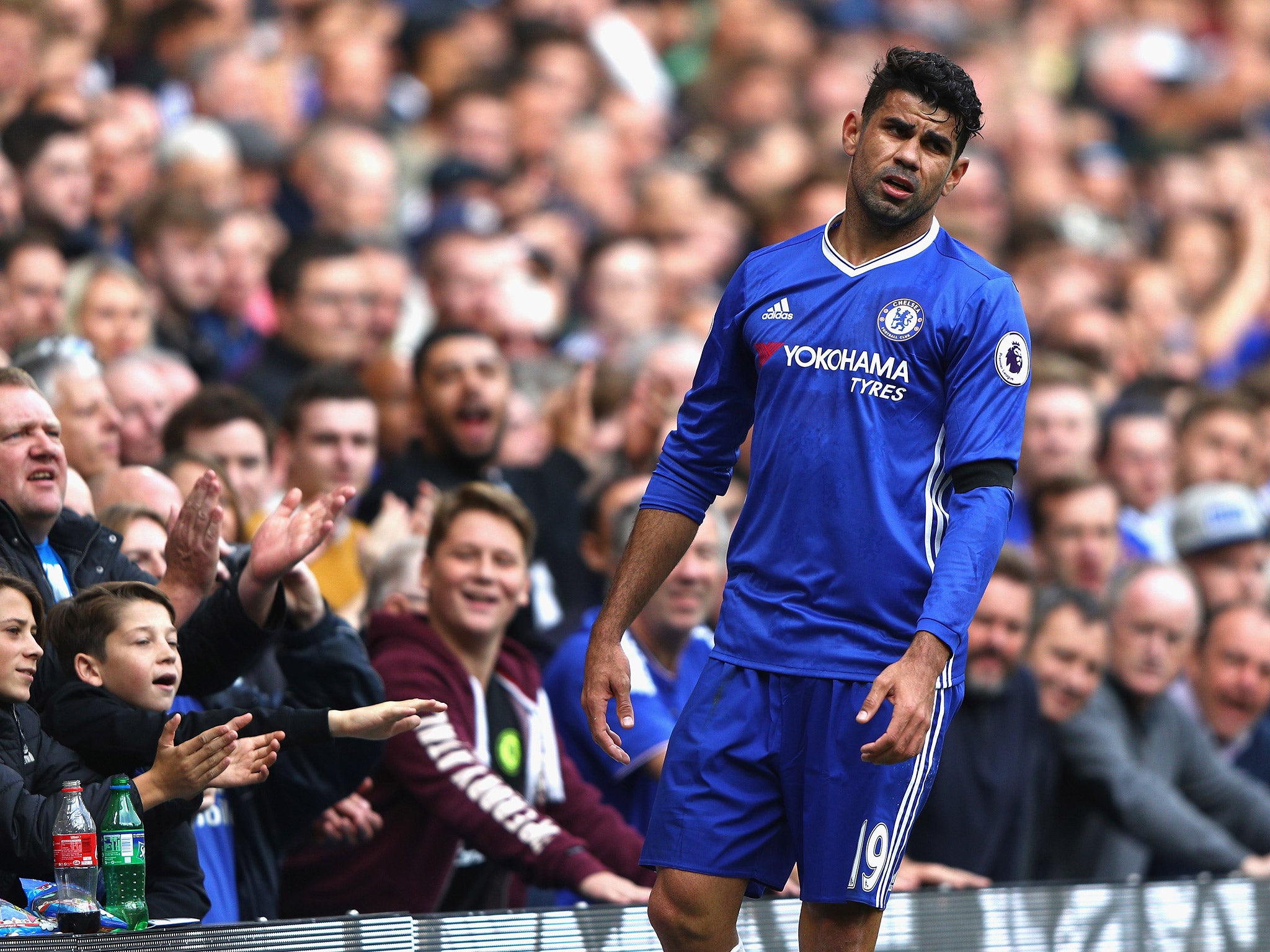 Diego Costa was seen asking for a substitution during the second half of Chelsea's win over Leicester