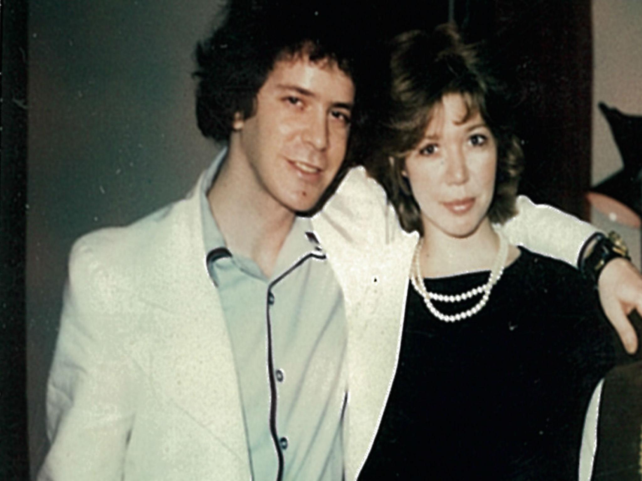 Lou Reed and Bettye Kronstad strike a pose while getting married in their New York apartment in 1973